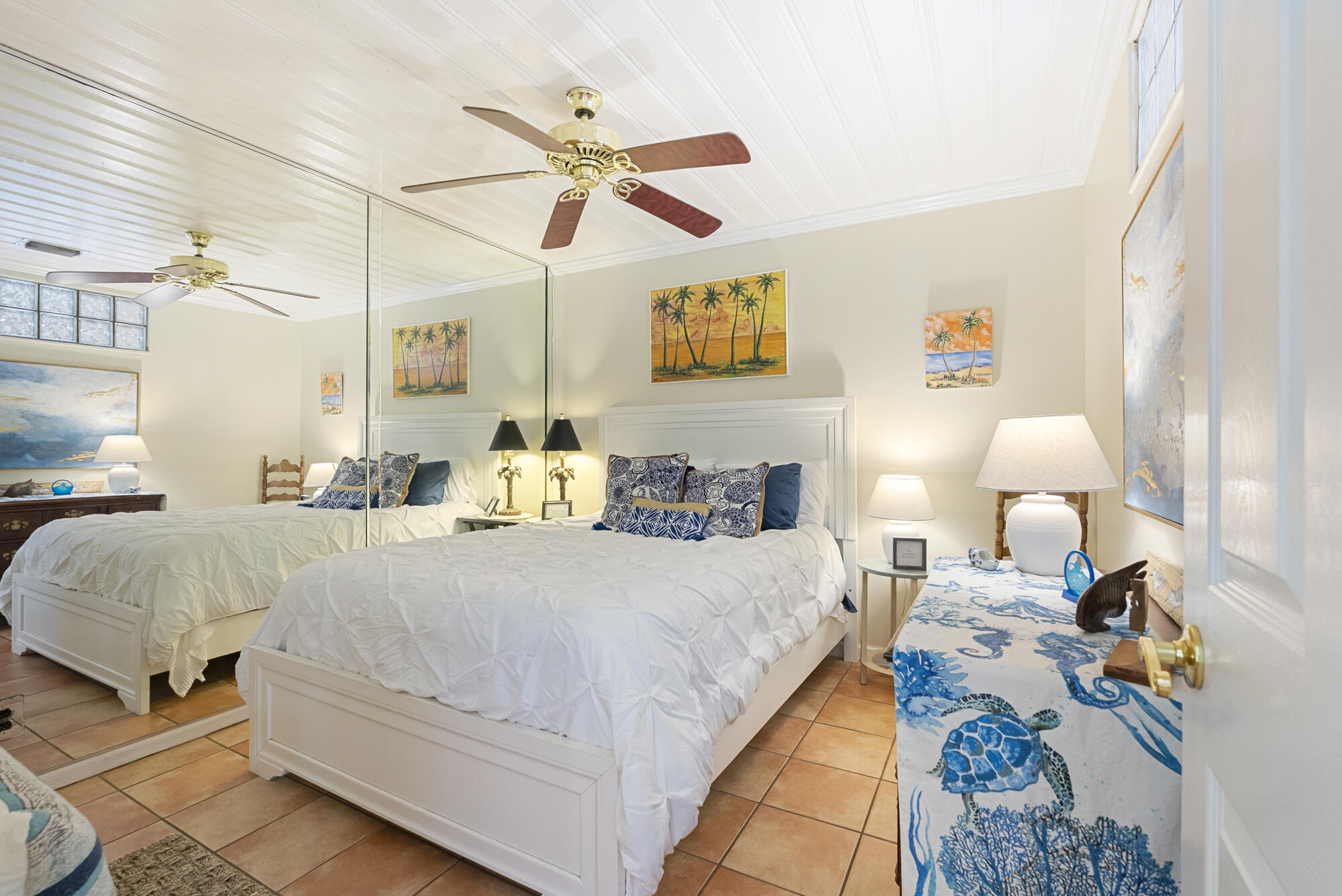 LAGUNA BEACH - Residential