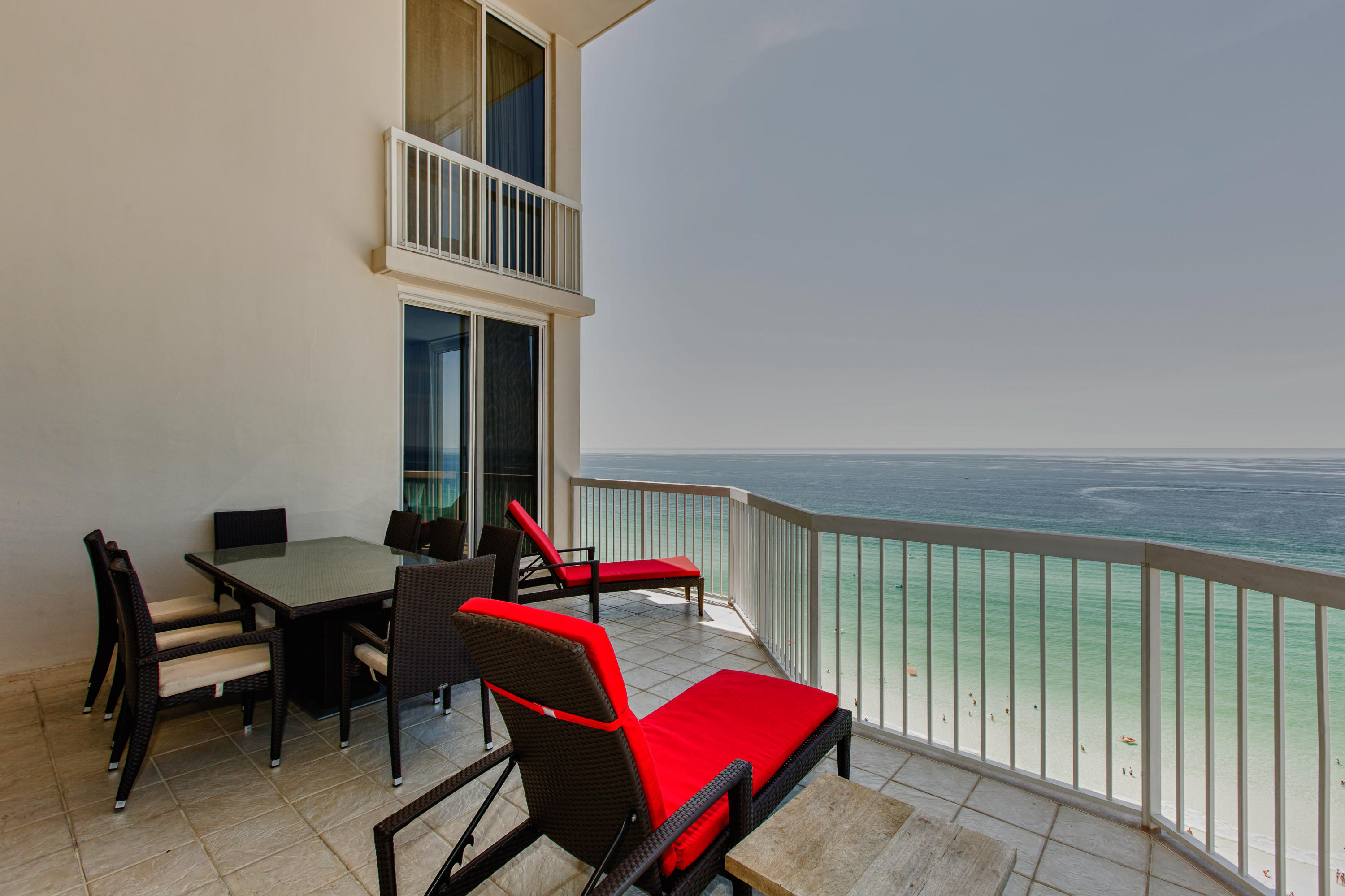 SILVER BEACH TOWERS - Residential