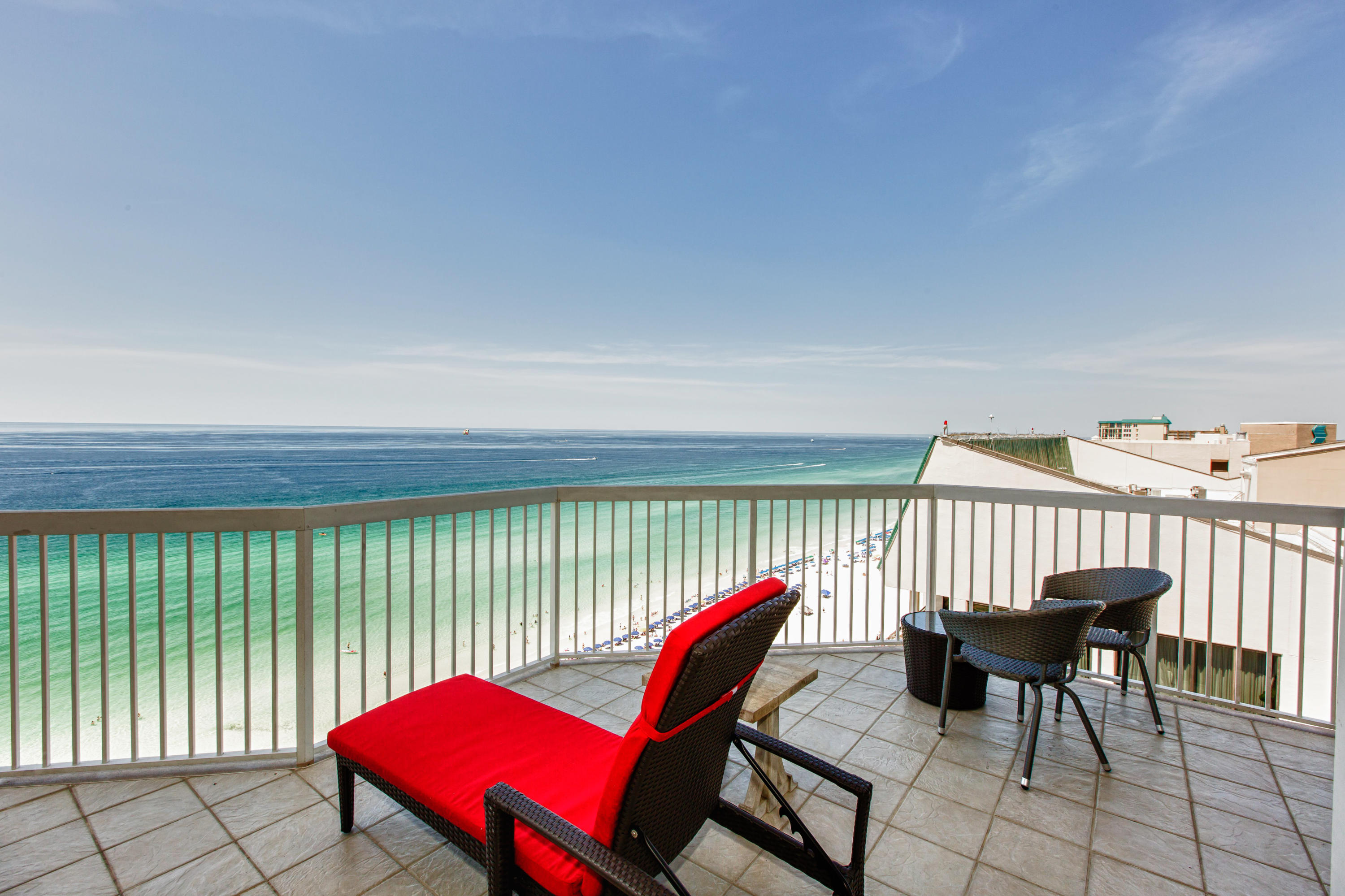 SILVER BEACH TOWERS - Residential
