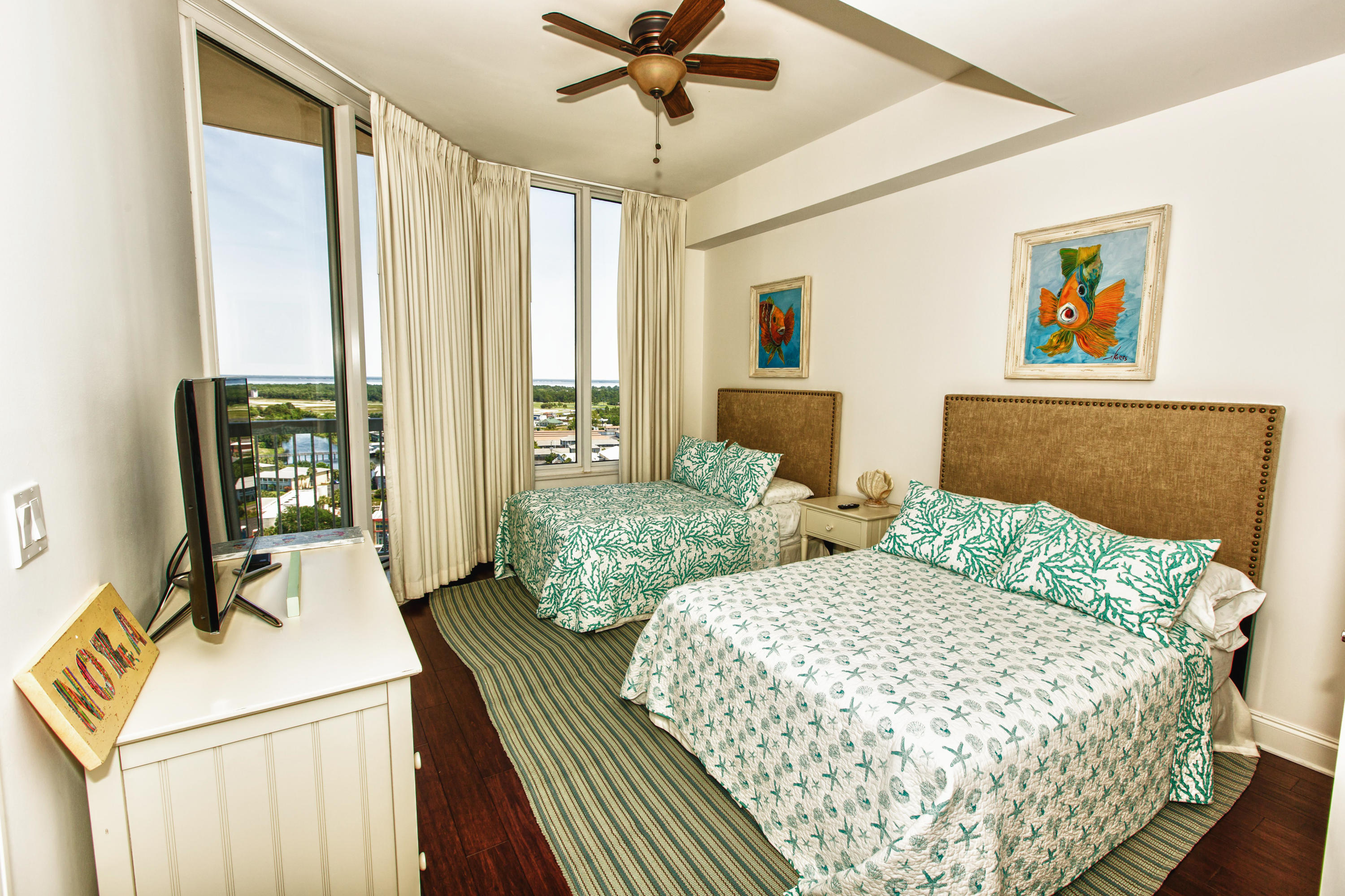 SILVER BEACH TOWERS - Residential