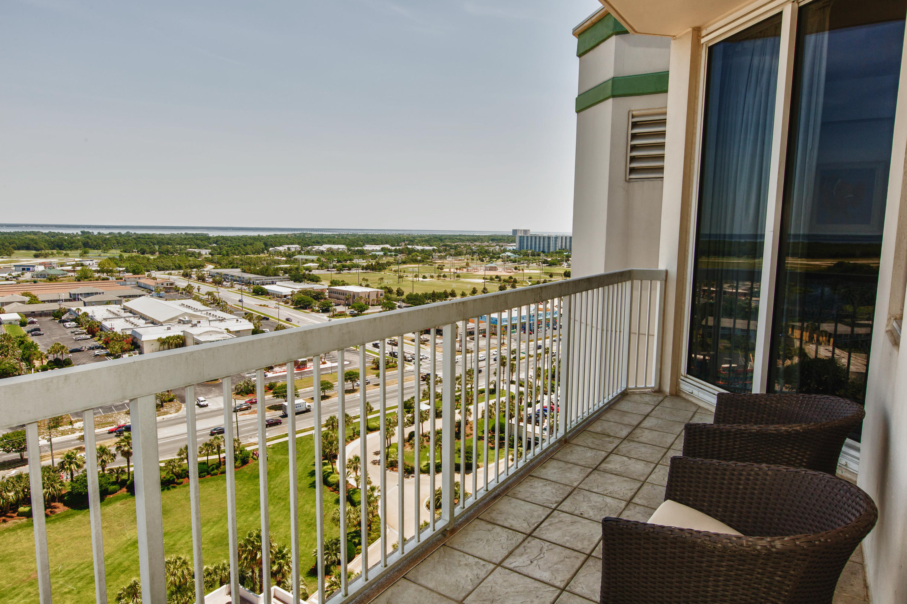 SILVER BEACH TOWERS - Residential