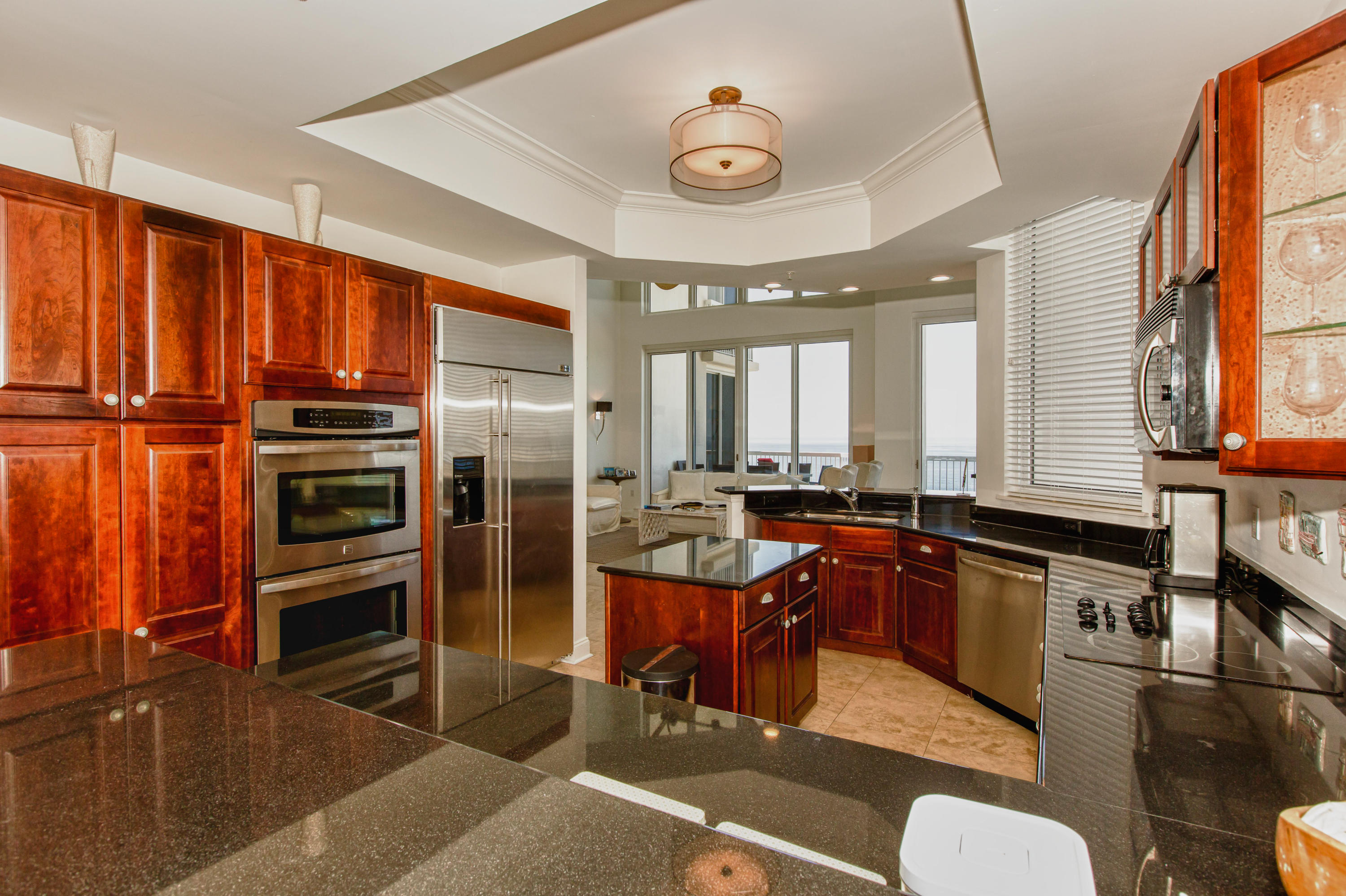 SILVER BEACH TOWERS - Residential
