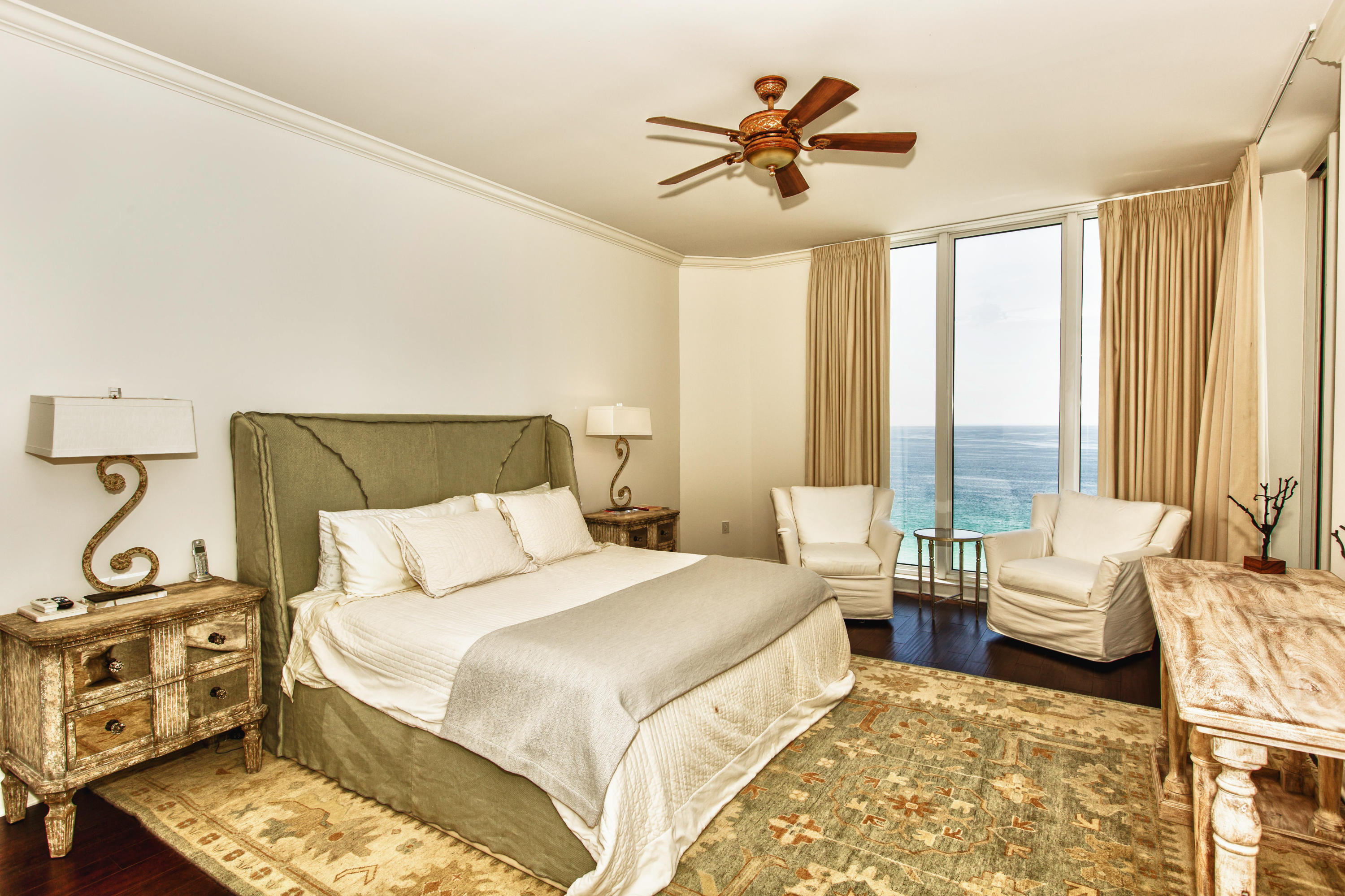 SILVER BEACH TOWERS - Residential