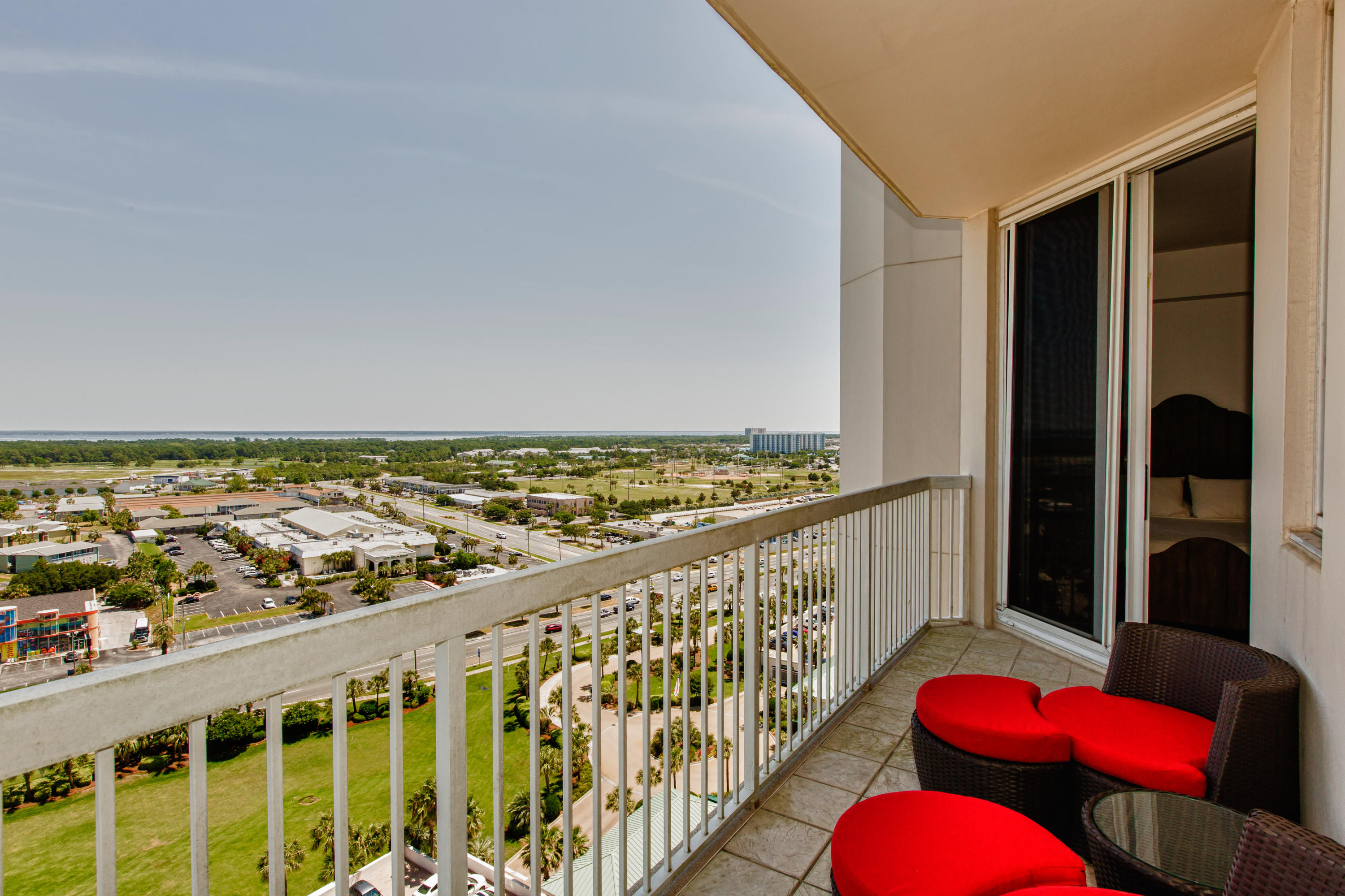 SILVER BEACH TOWERS - Residential