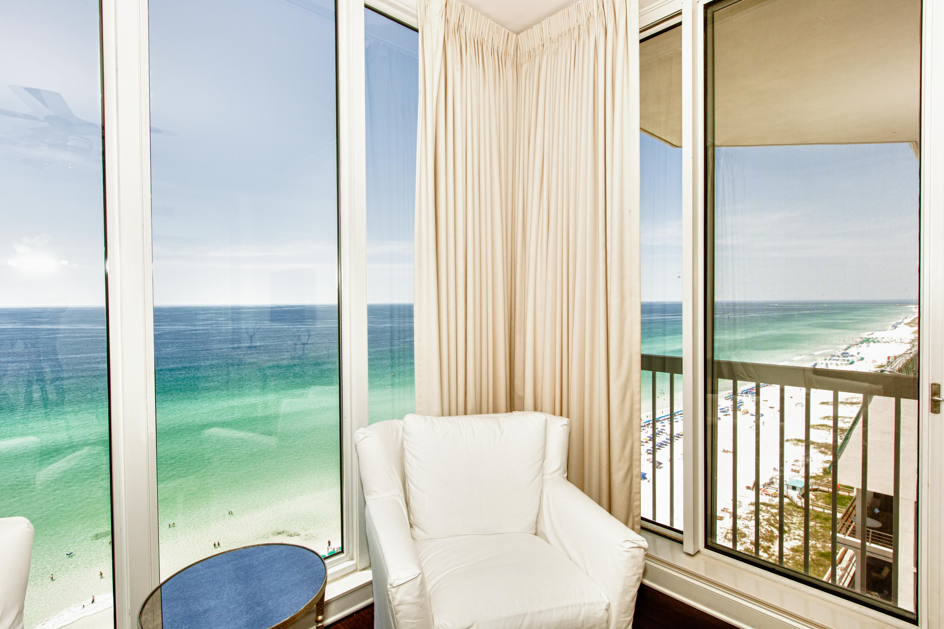 SILVER BEACH TOWERS - Residential