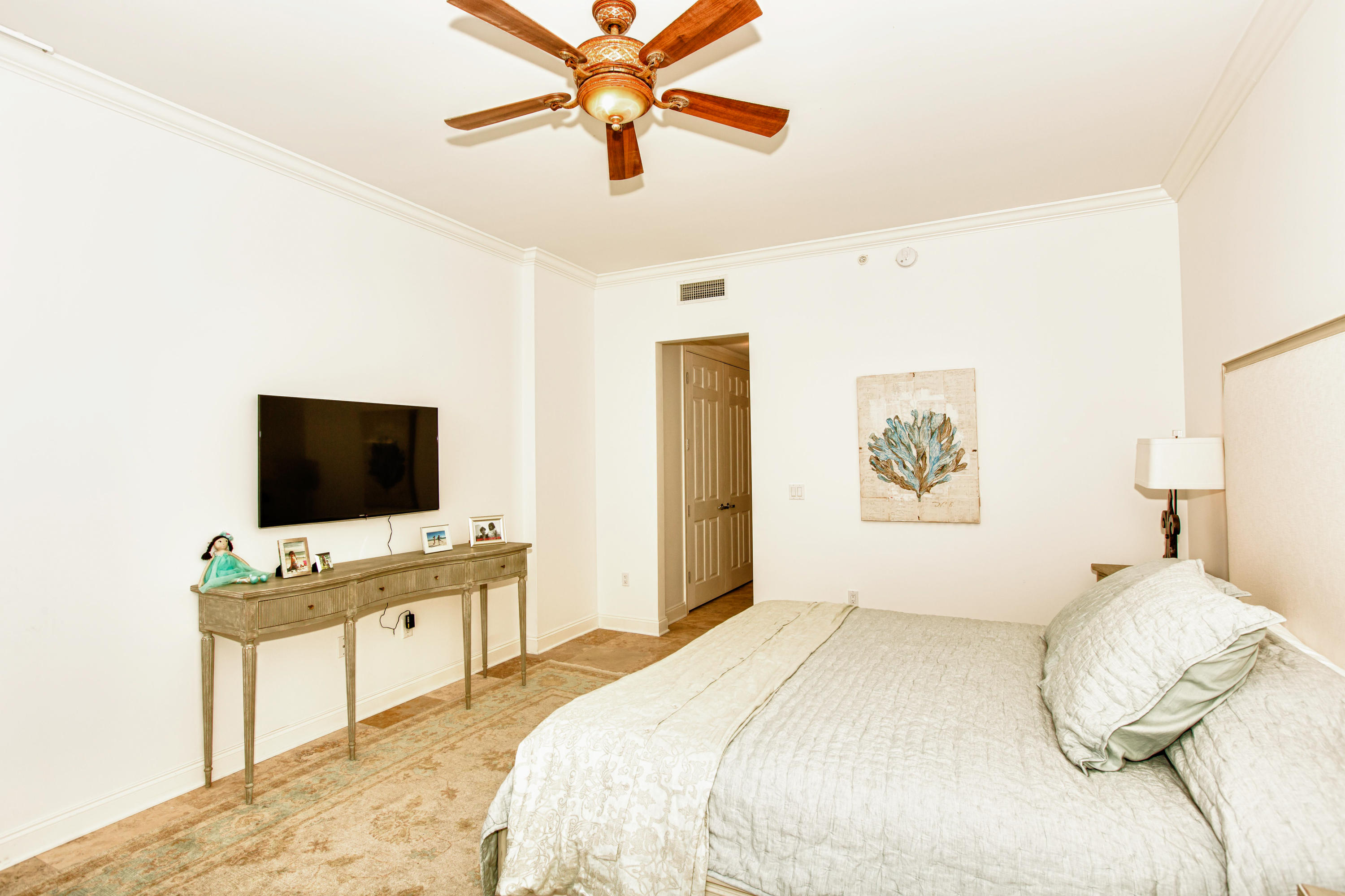 SILVER BEACH TOWERS - Residential