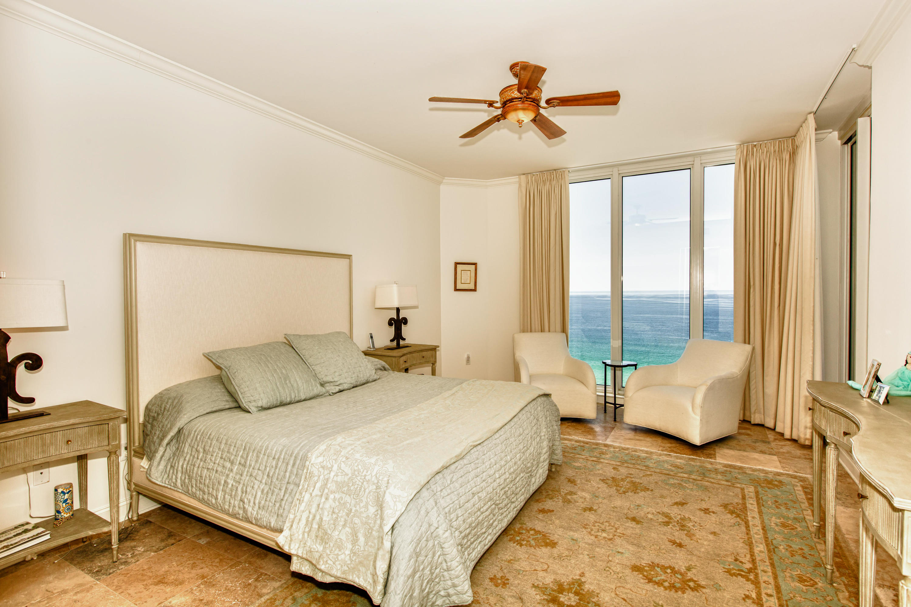 SILVER BEACH TOWERS - Residential