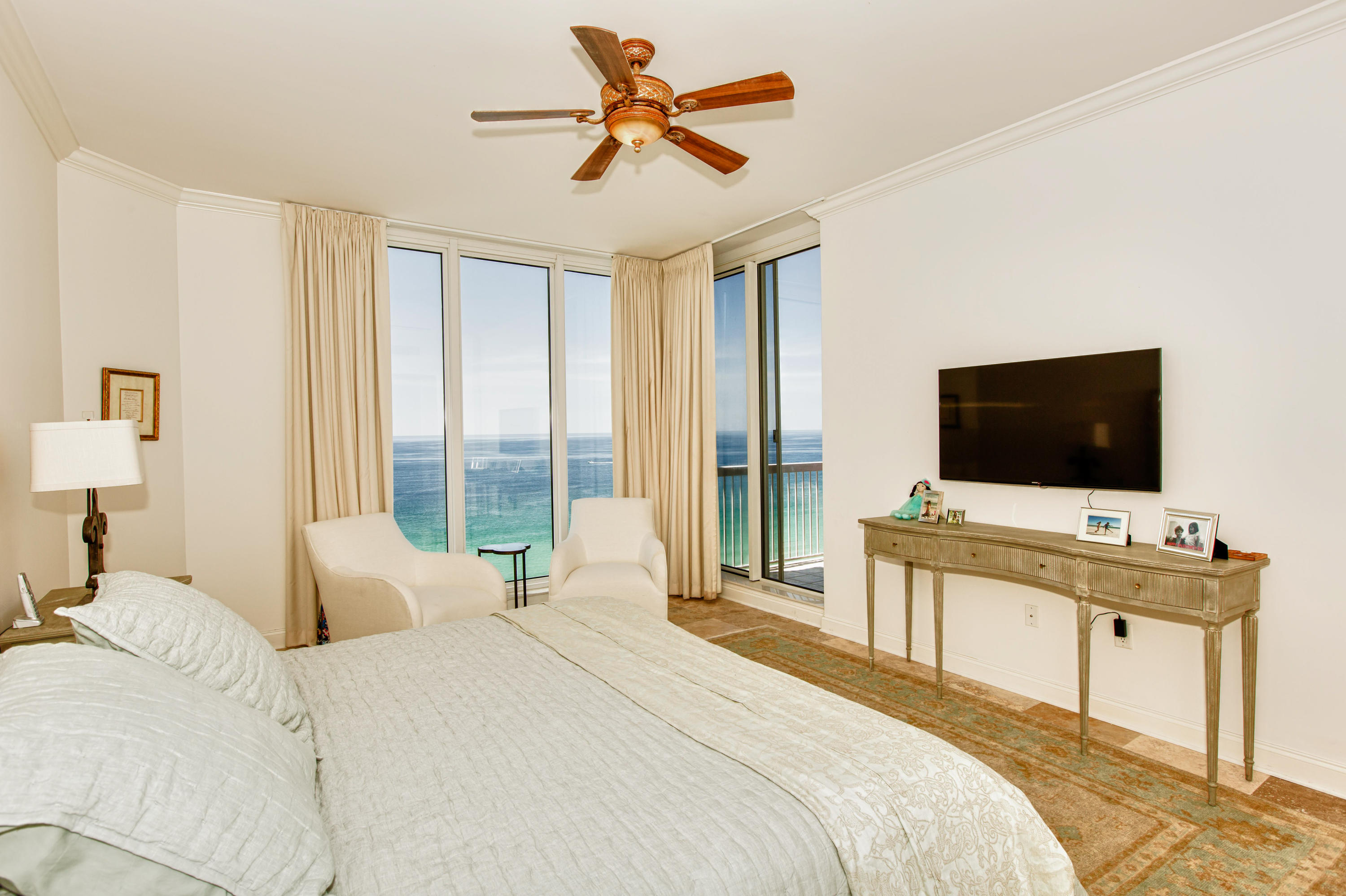 SILVER BEACH TOWERS - Residential