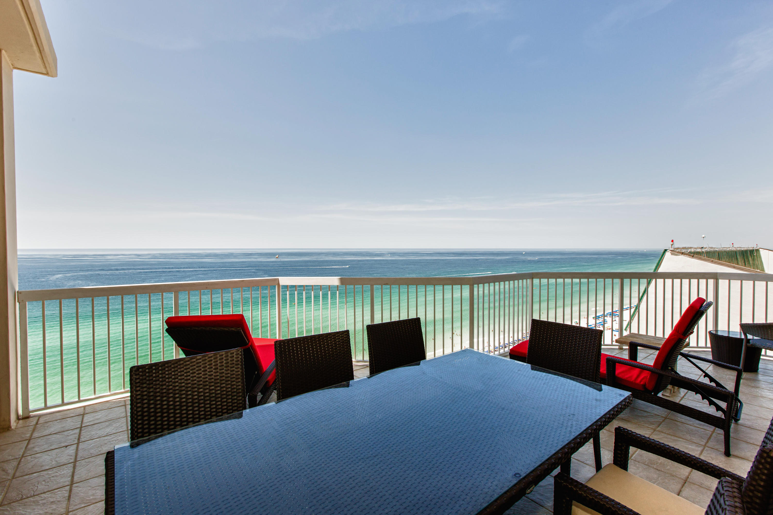SILVER BEACH TOWERS - Residential