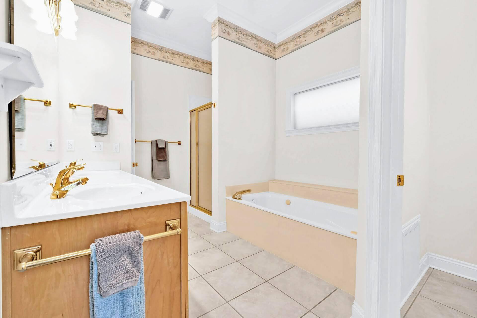 ROCKY BAYOU COUNTRY CLUB ESTATES 1, LAKE WAY VILLAS II - Residential