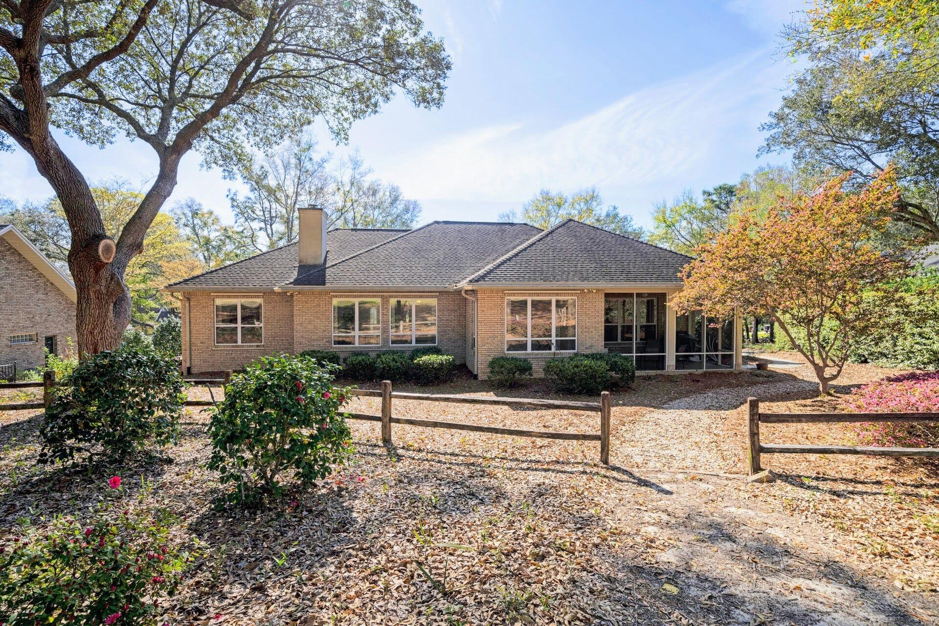 ROCKY BAYOU COUNTRY CLUB ESTATES 1, LAKE WAY VILLAS II - Residential