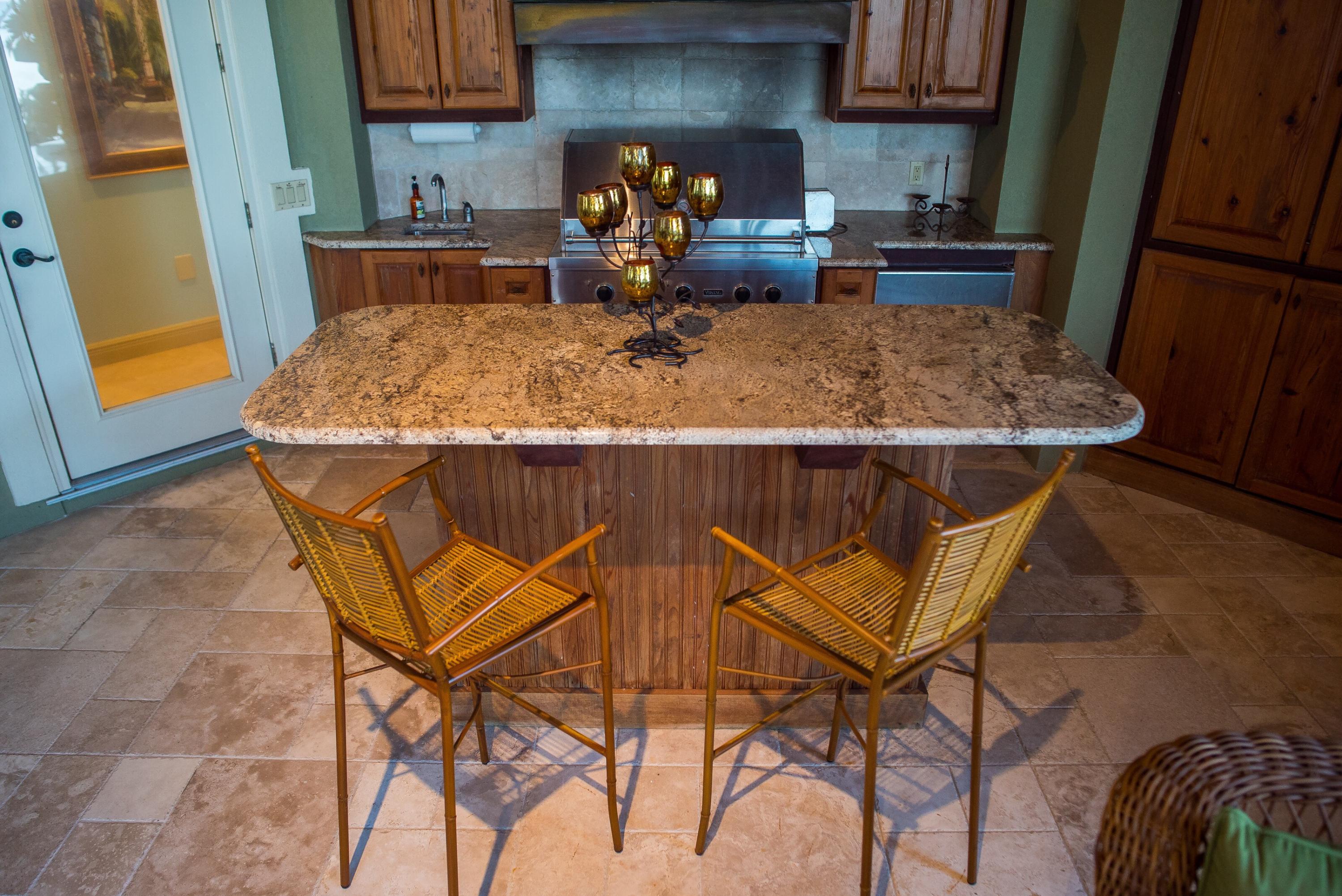 WHISPERING OAKS - Residential