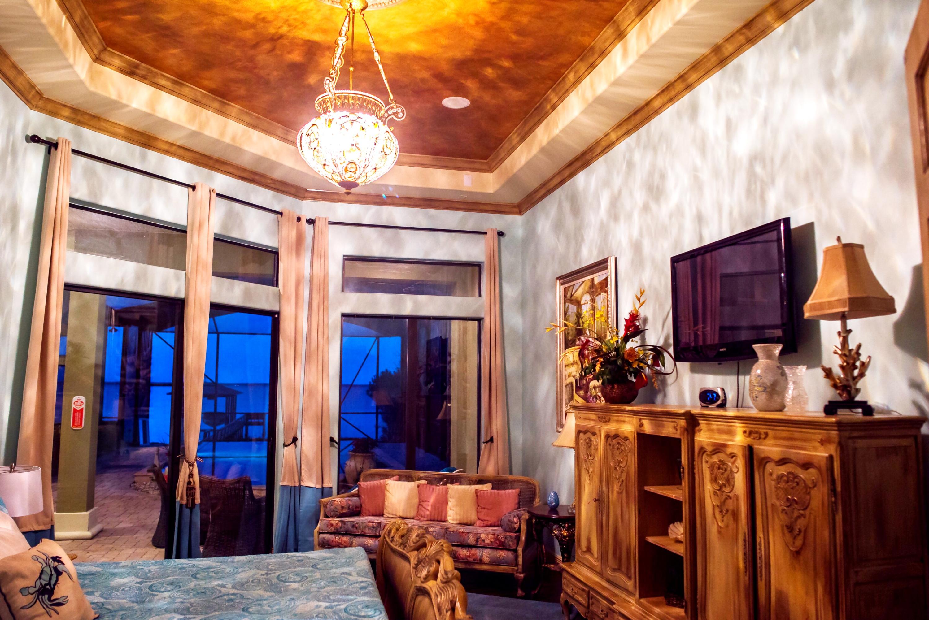 WHISPERING OAKS - Residential