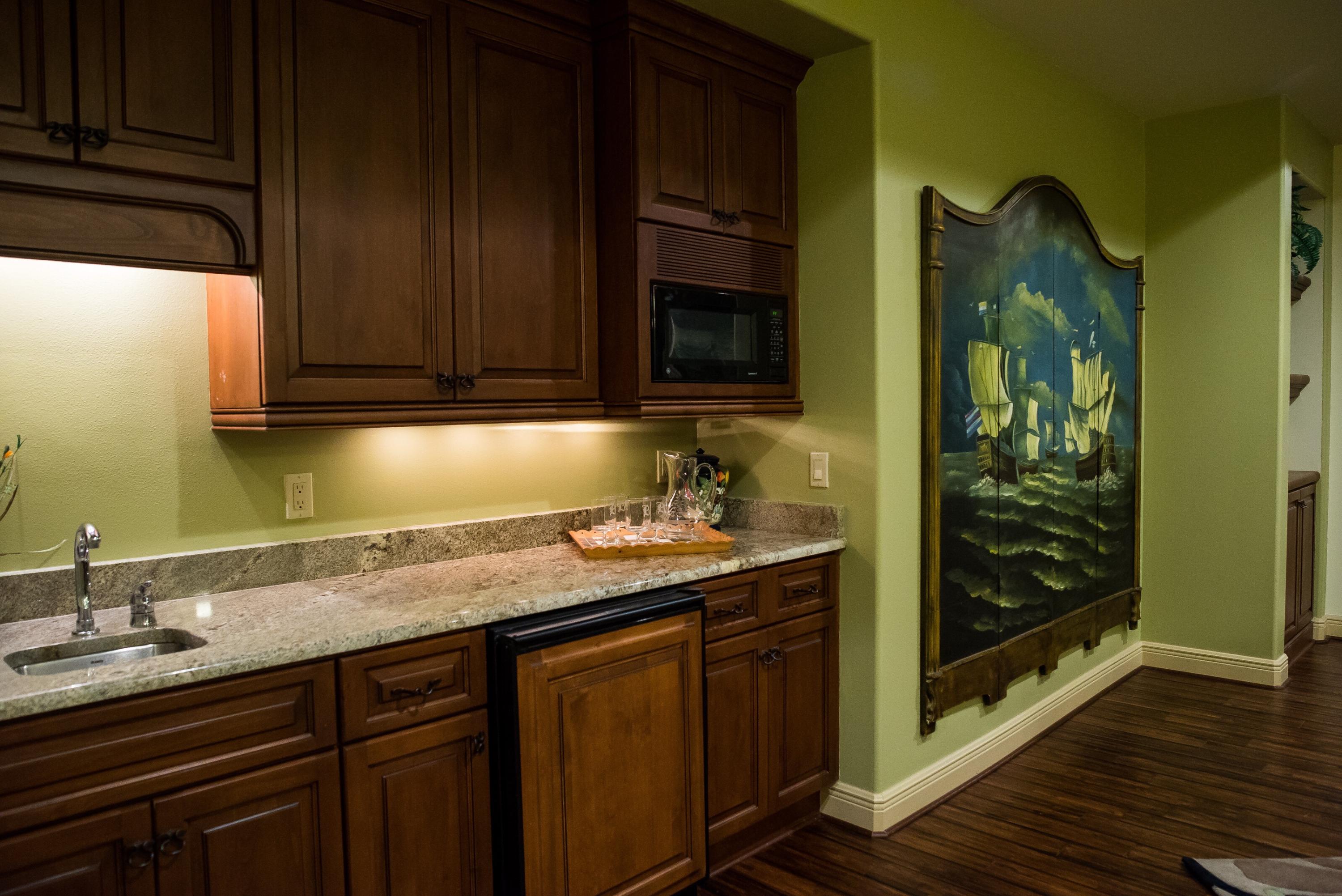 WHISPERING OAKS - Residential
