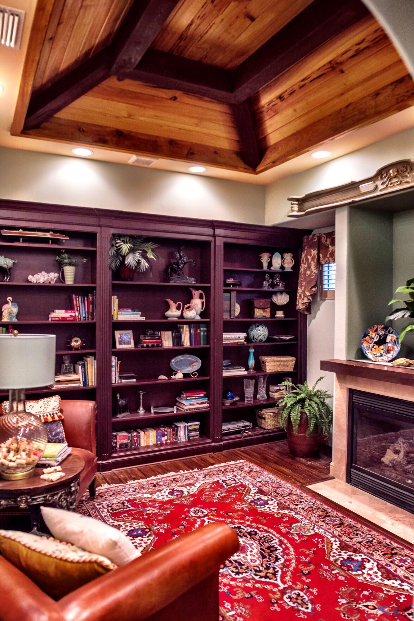 WHISPERING OAKS - Residential