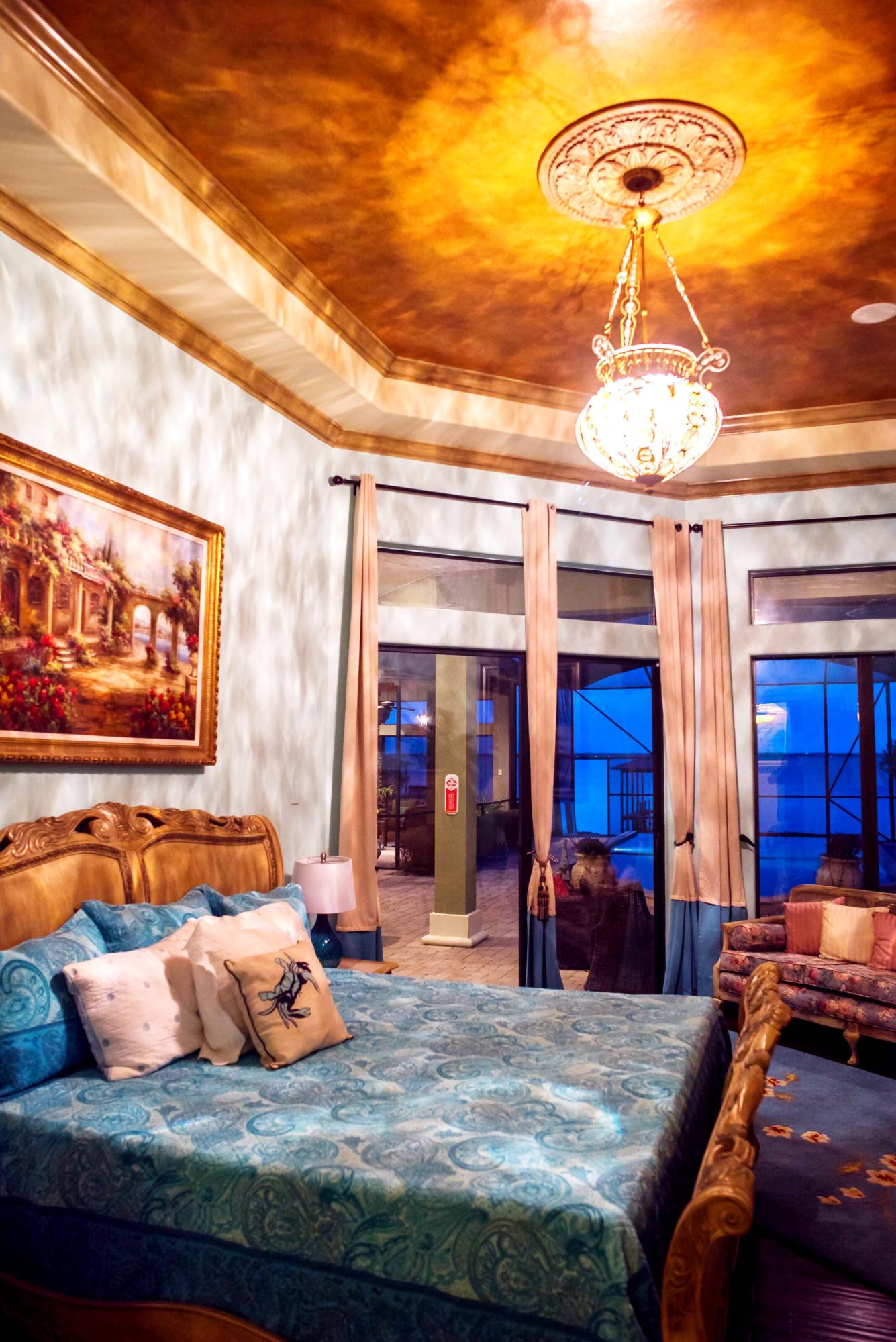 WHISPERING OAKS - Residential