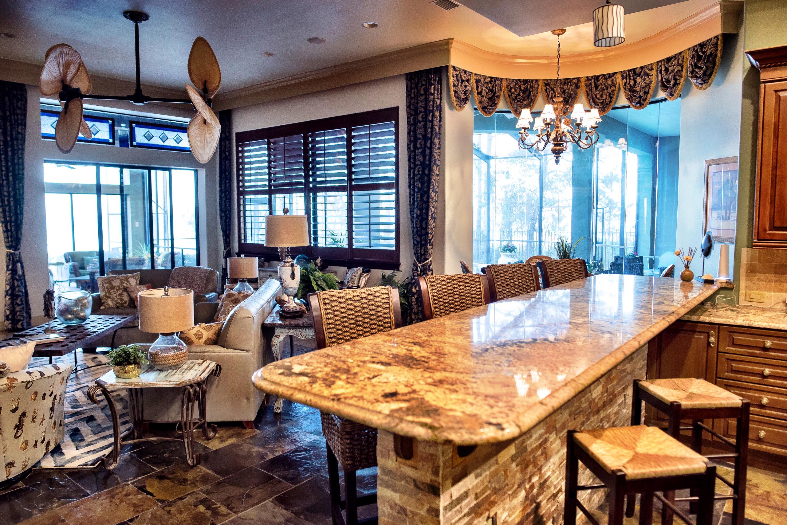 WHISPERING OAKS - Residential