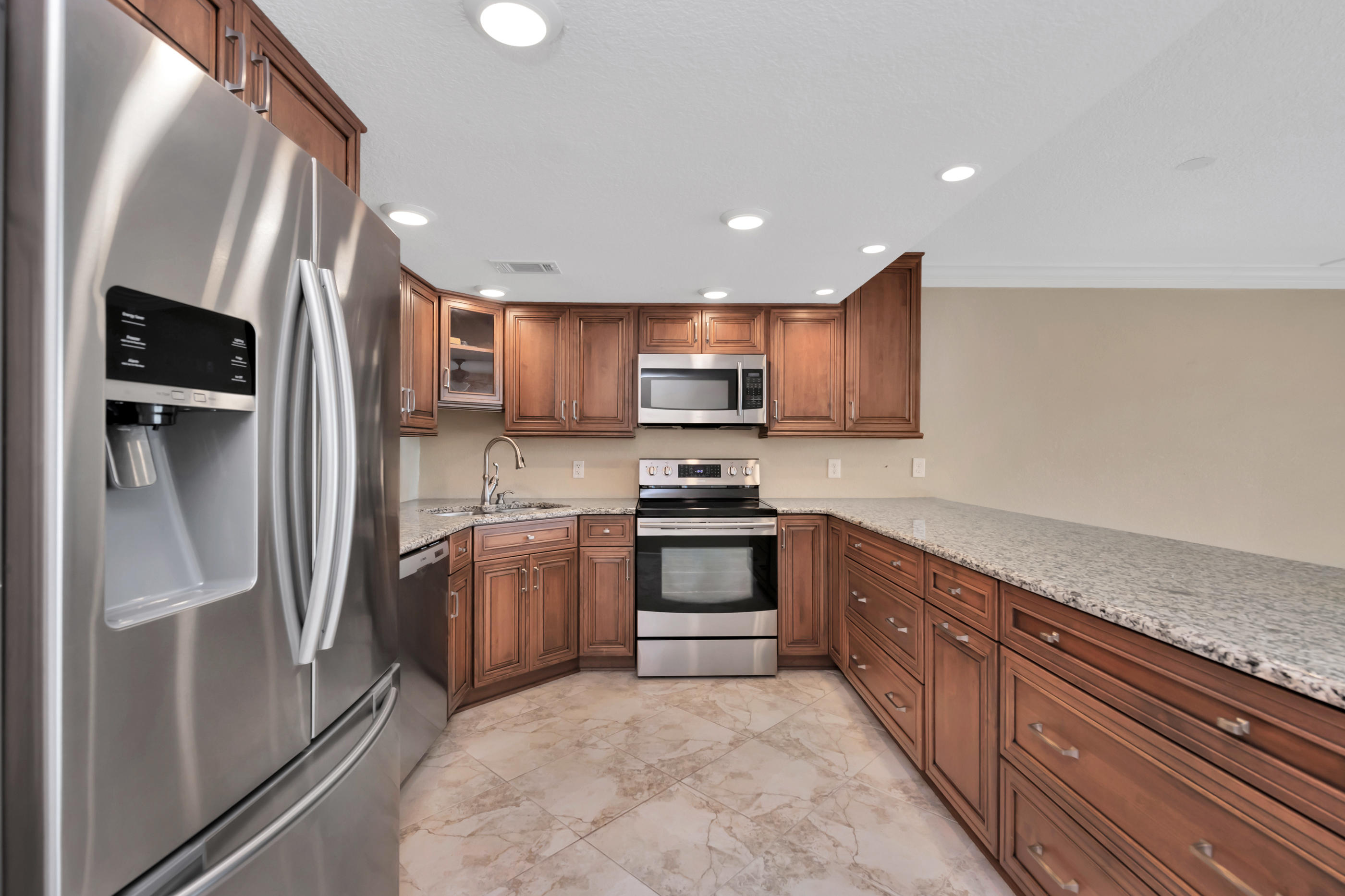 VALENCIA CONDO - Residential