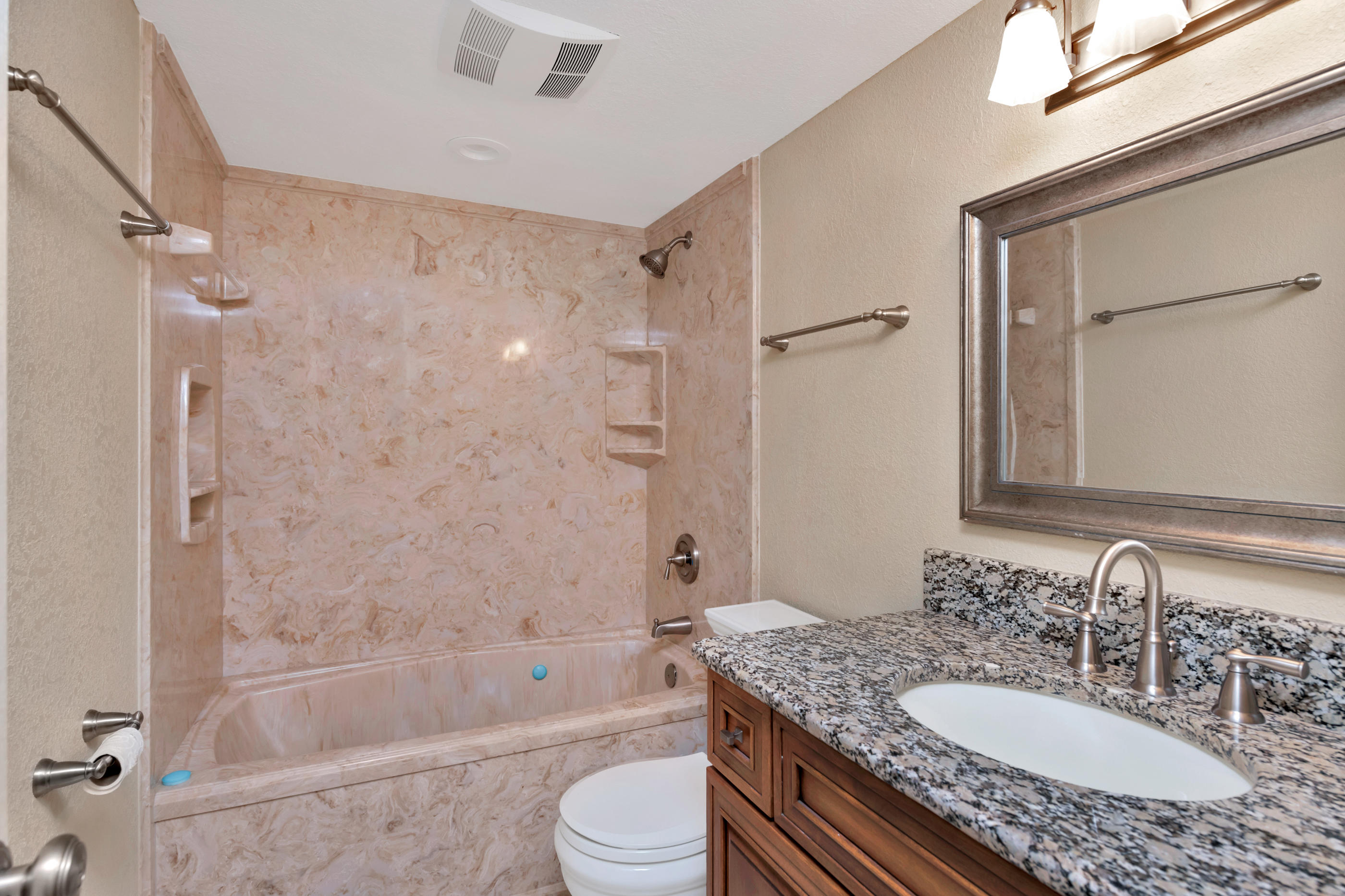 VALENCIA CONDO - Residential