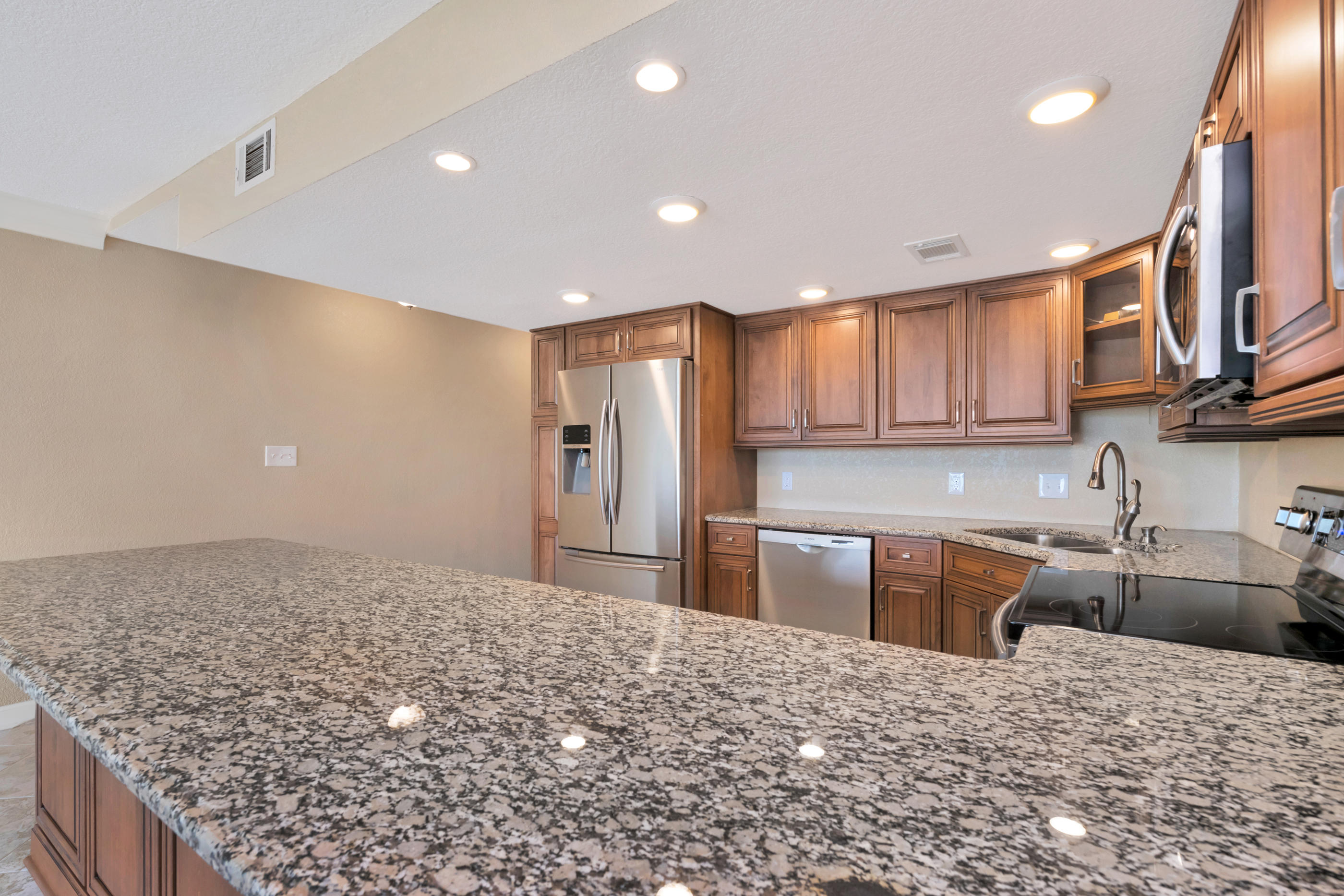 VALENCIA CONDO - Residential