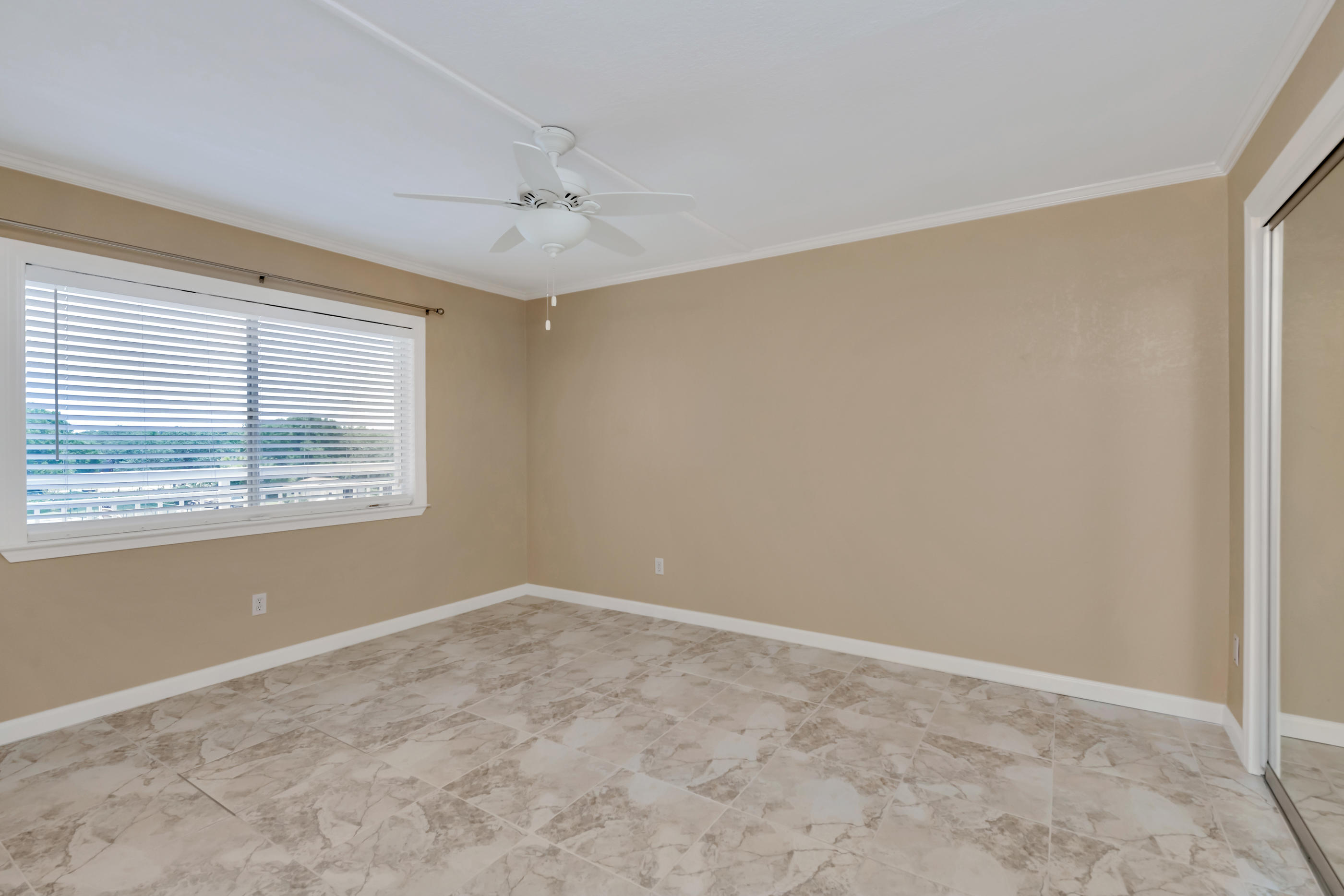 VALENCIA CONDO - Residential