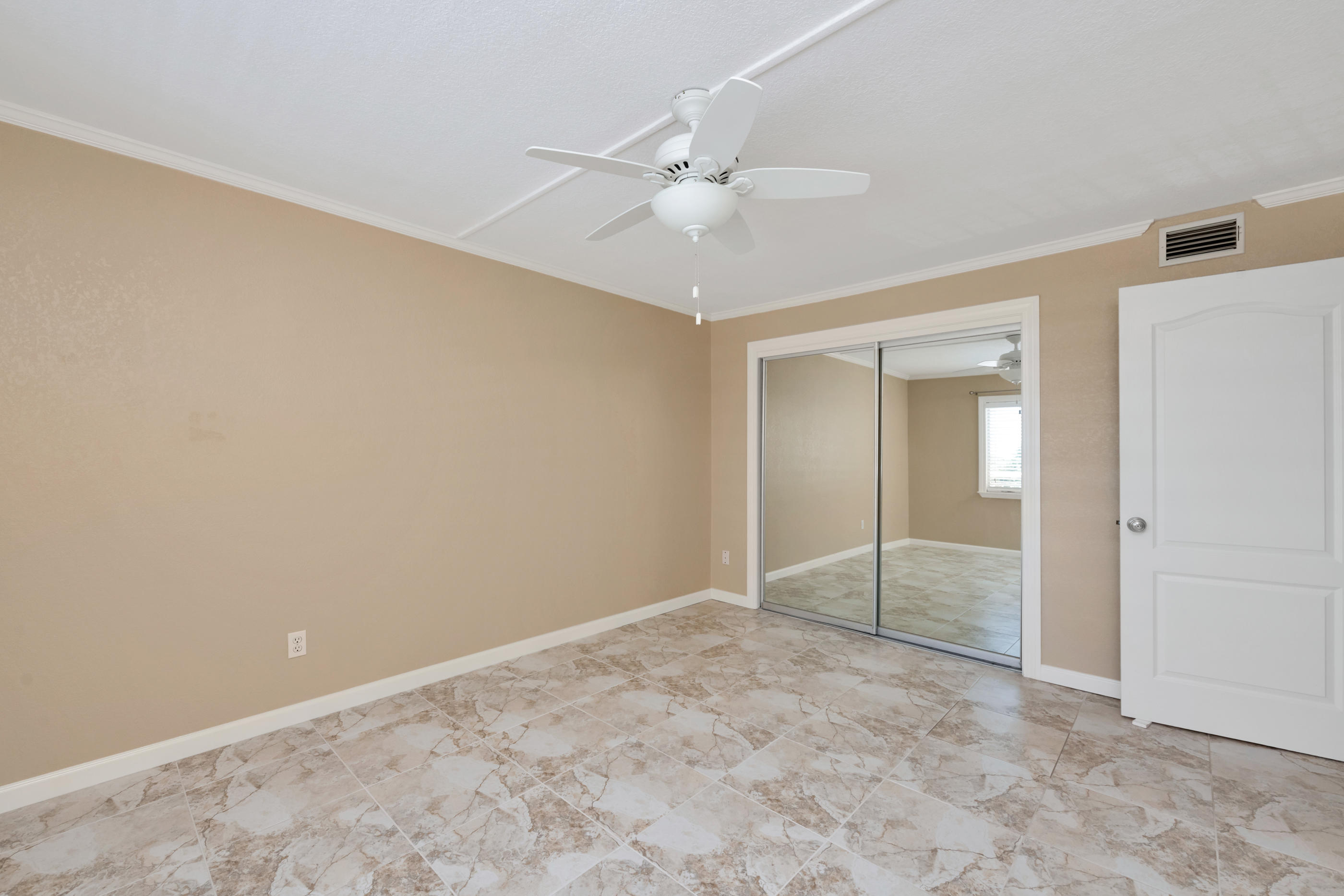 VALENCIA CONDO - Residential