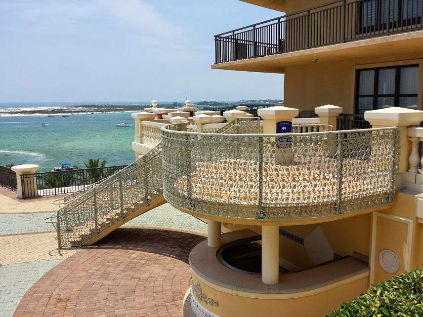 EMERALD GRANDE at Harbor Walk Village - Residential