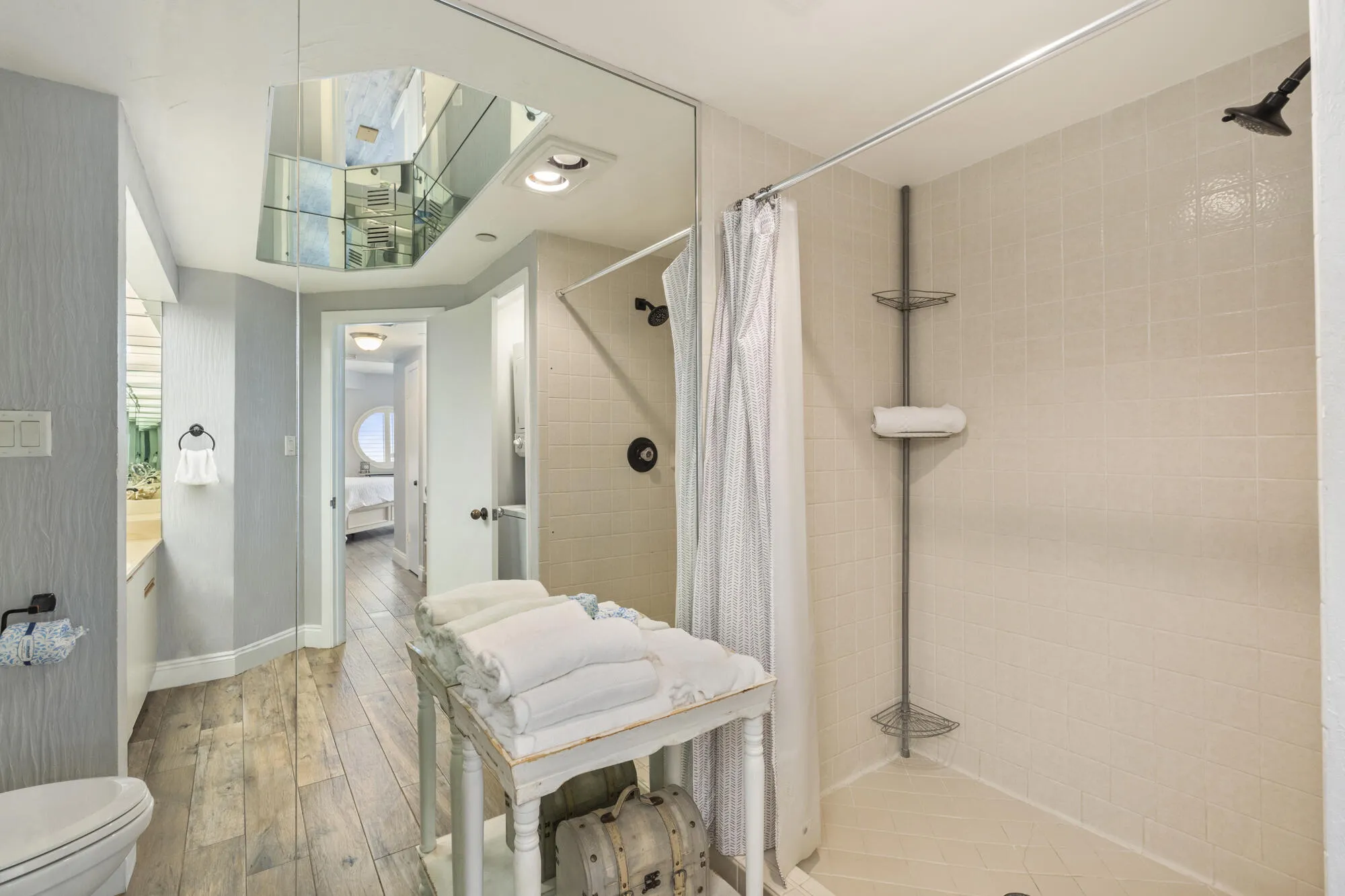 Miramar Beach, Florida 32550, United States, 2 Bedrooms Bedrooms, ,2 BathroomsBathrooms,Residential,Pending,48869