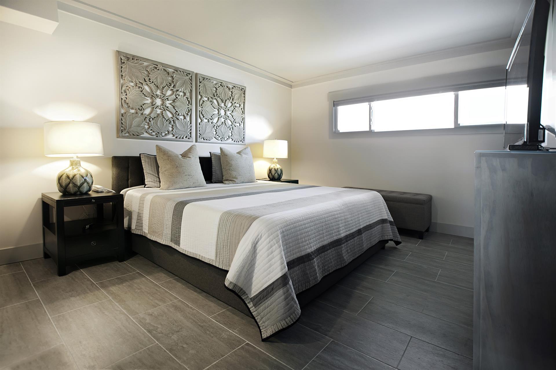 HOLIDAY SURF & RACQUET CLUB - Residential