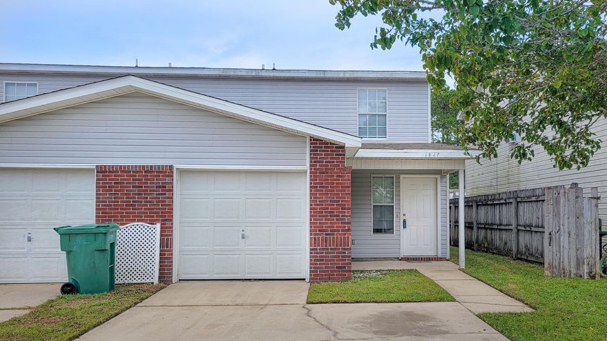 WHY RENT WHEN YOU CAN BUY NOW?
Large end unit townhome with a one car garage situated near the end of the cul-de-sac with no thru traffic and NO HOA DUES!! Spacious living/dining room combo with sliding glass doors that leads out to an open deck and fenced backyard. Kitchen includes lots of countertop space and cabinets for extra storage with an open concept that opens into the living area. Half bath conveniently located downstairs along with extra storage underneath the stairs. Master bedroom has it's own private bath with a linen closet. Two additional good sized bedrooms and a full bath complete the upstairs. Washer/dryer hookup located in the garage.
Located between Eglin & Hurlburt Air Force bases.