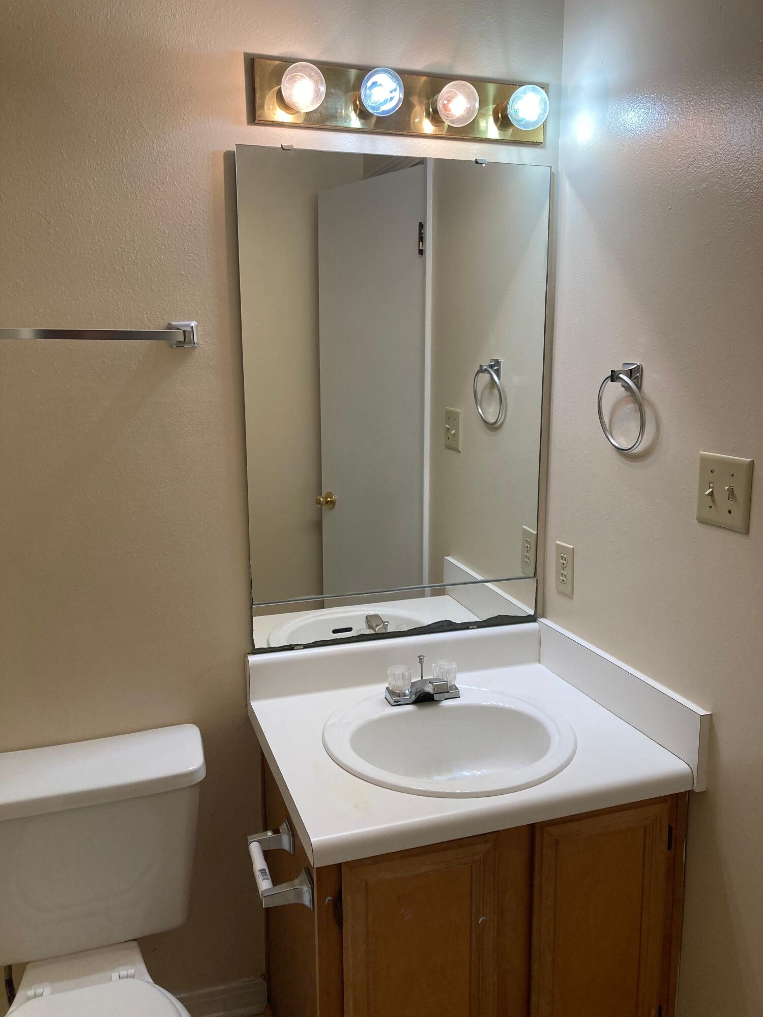 LLOYDS CRESCENT - Residential Lease