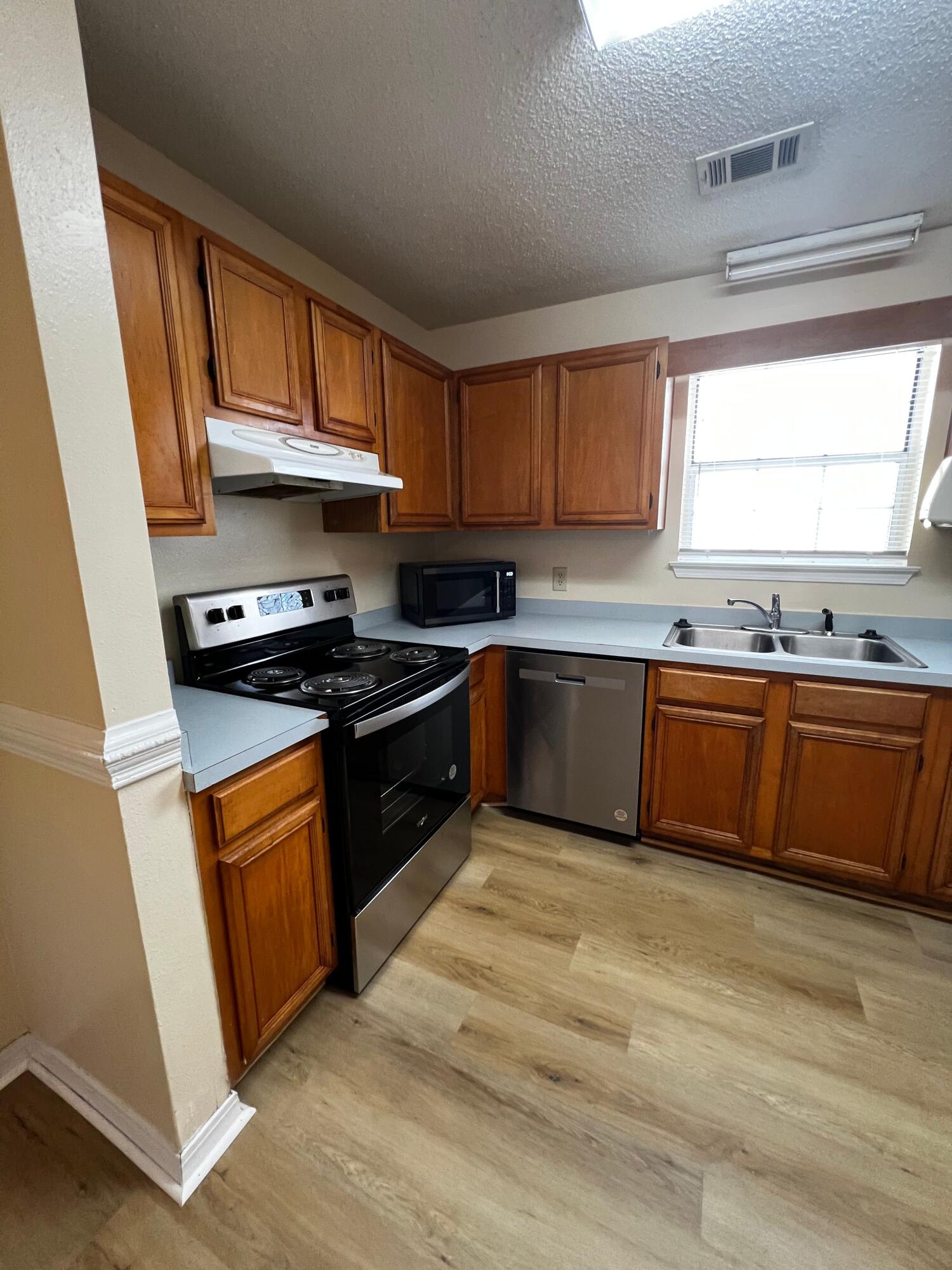 LLOYDS CRESCENT - Residential Lease