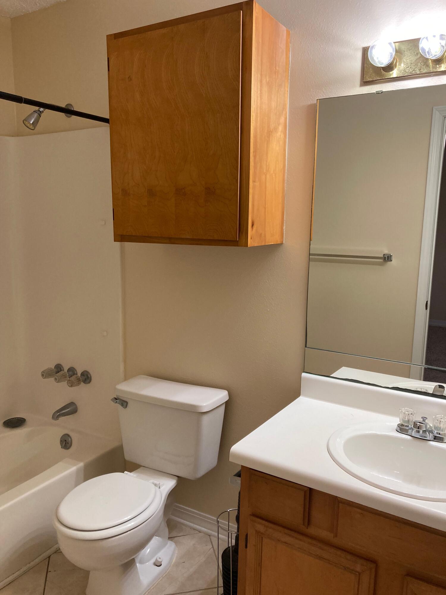 LLOYDS CRESCENT - Residential Lease