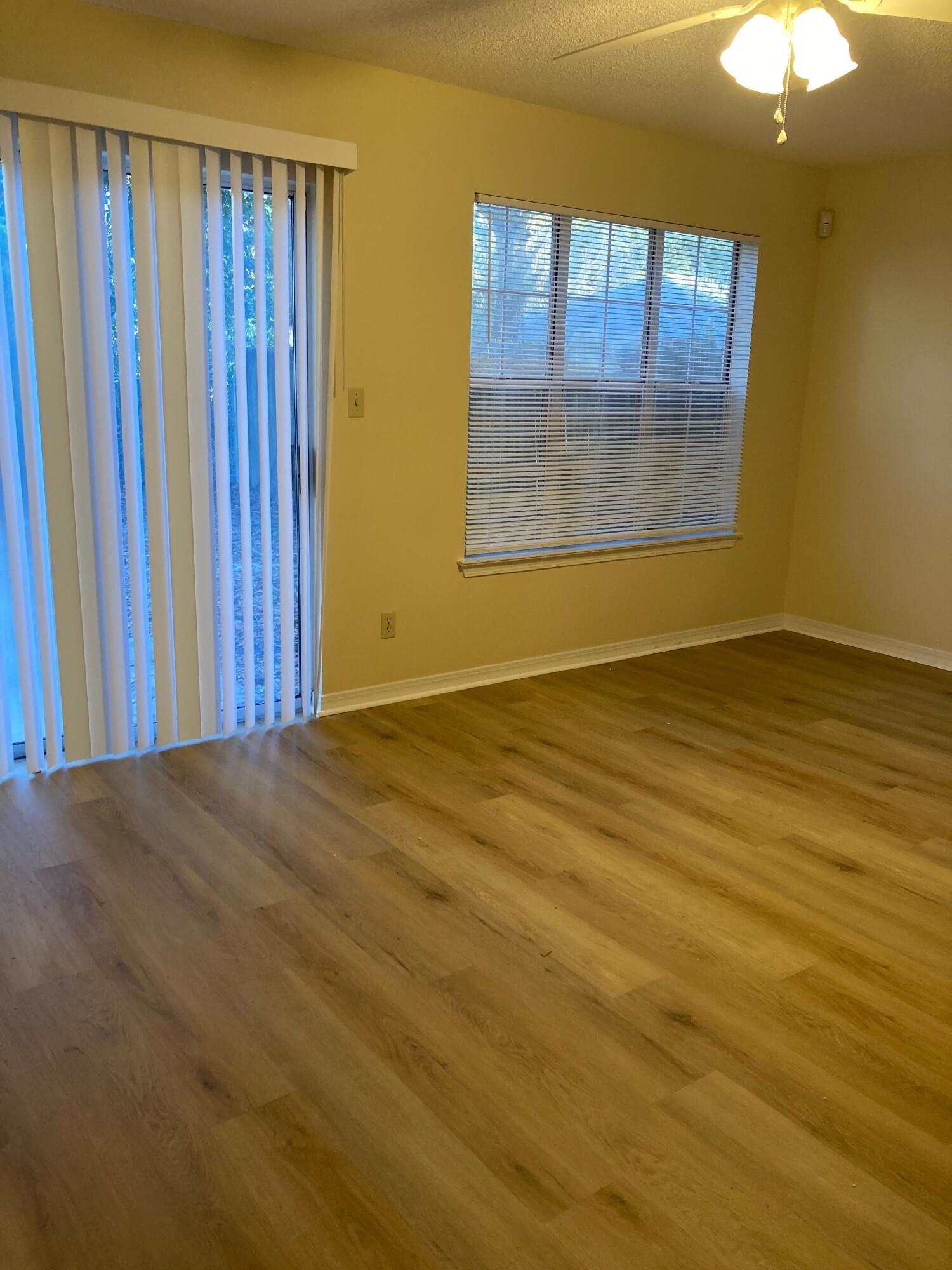 LLOYDS CRESCENT - Residential Lease