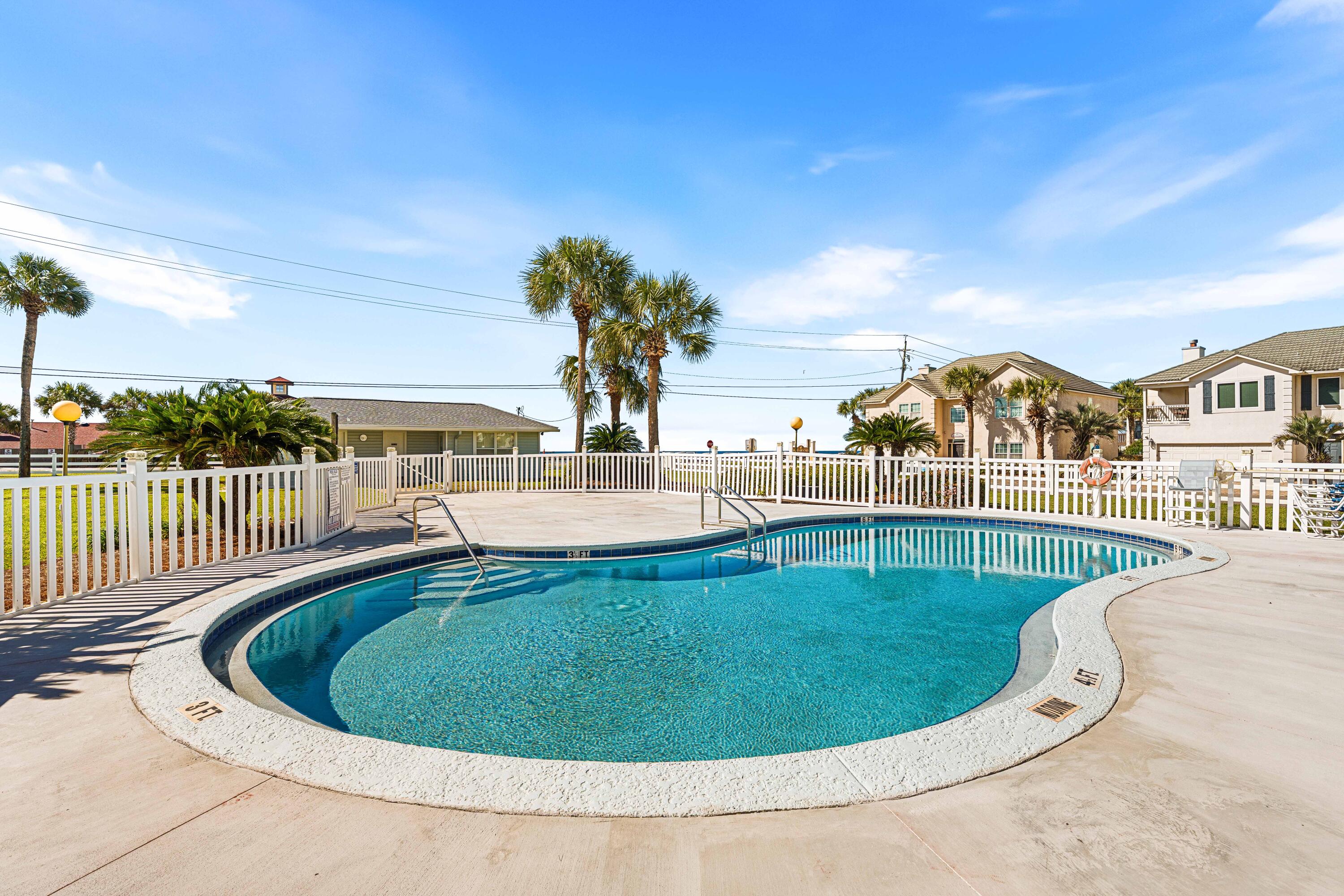 TRADEWIND CONDOS - Residential