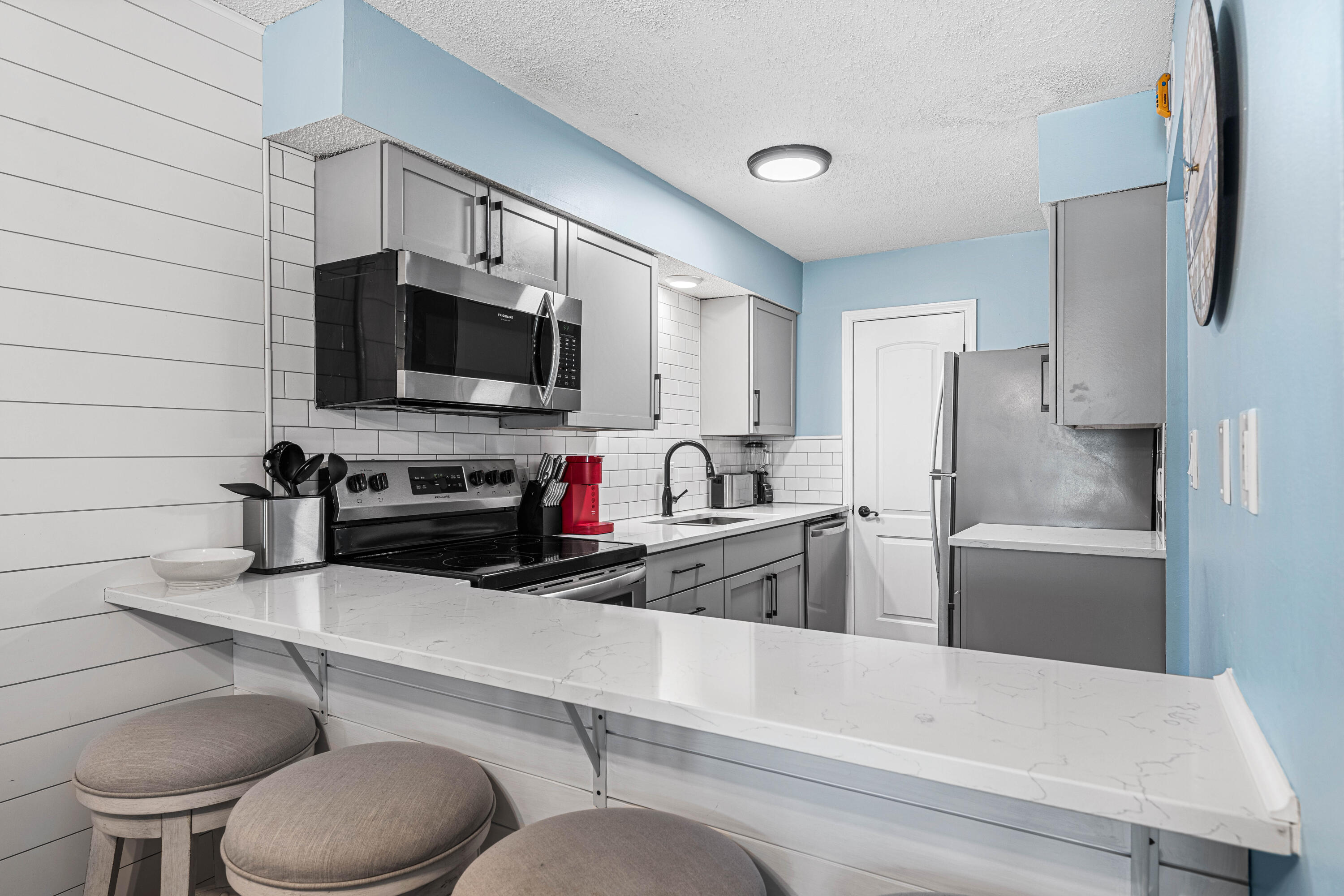 TRADEWIND CONDOS - Residential