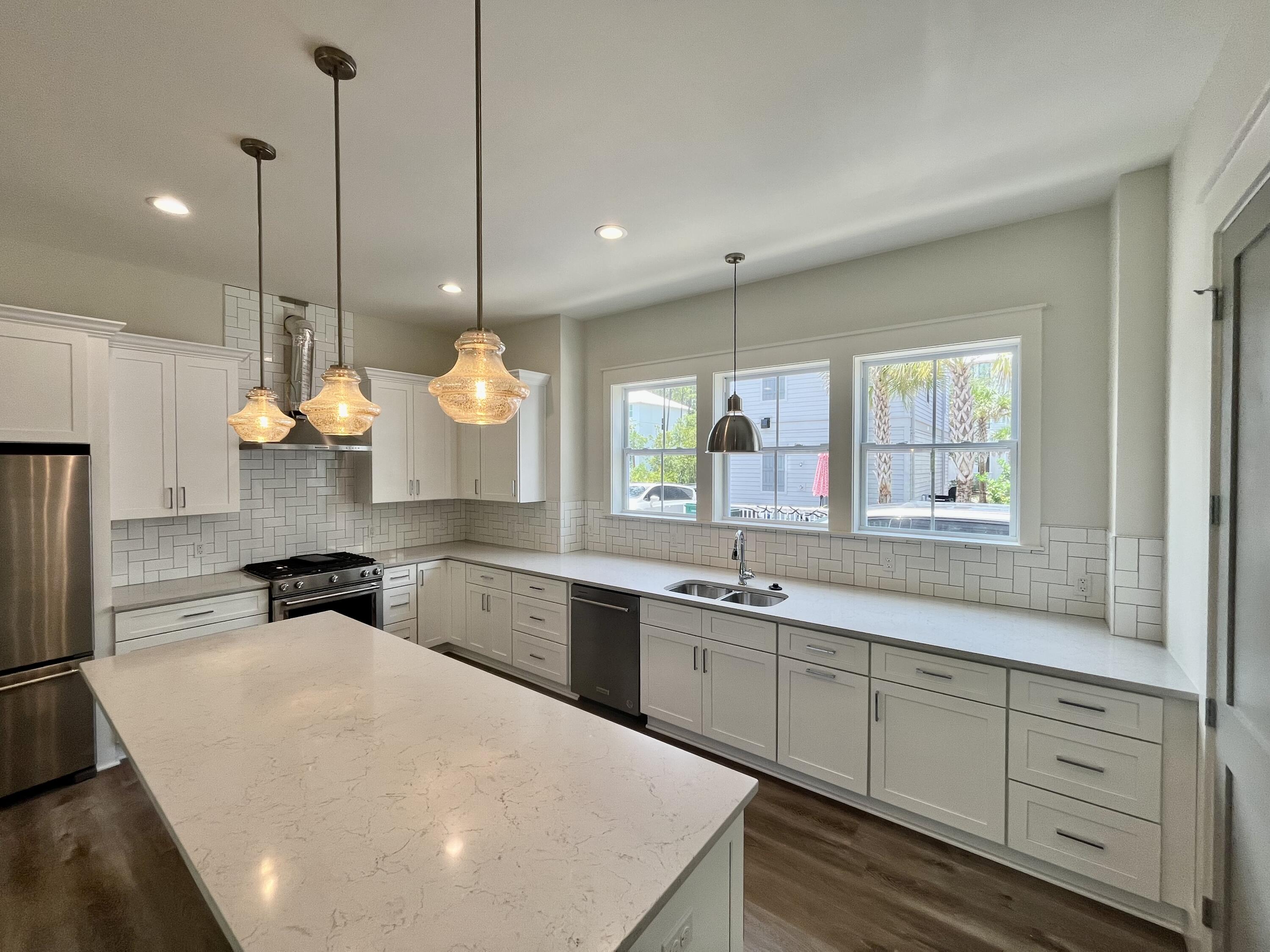 TREETOP VILLAGE - Residential