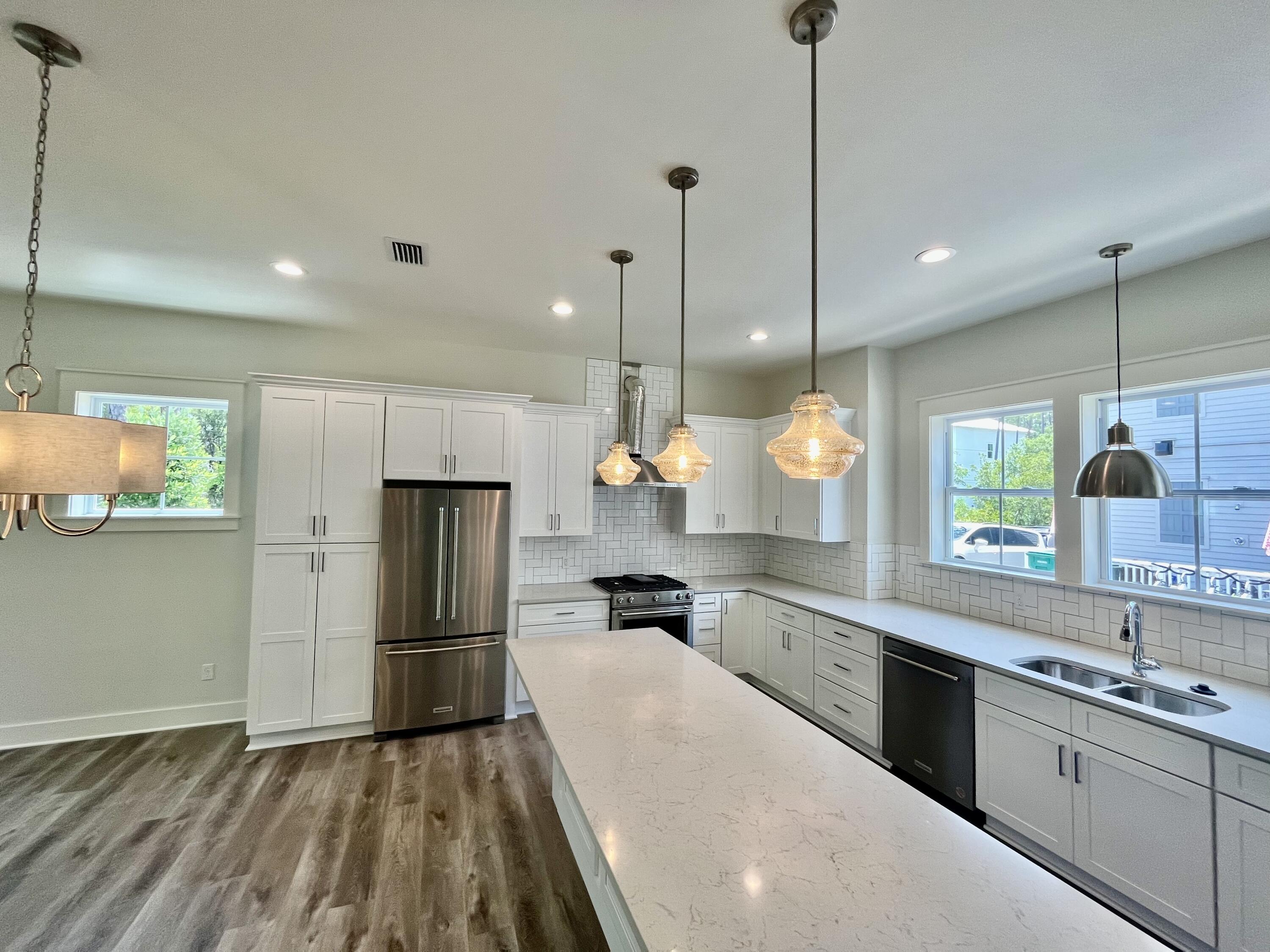 TREETOP VILLAGE - Residential