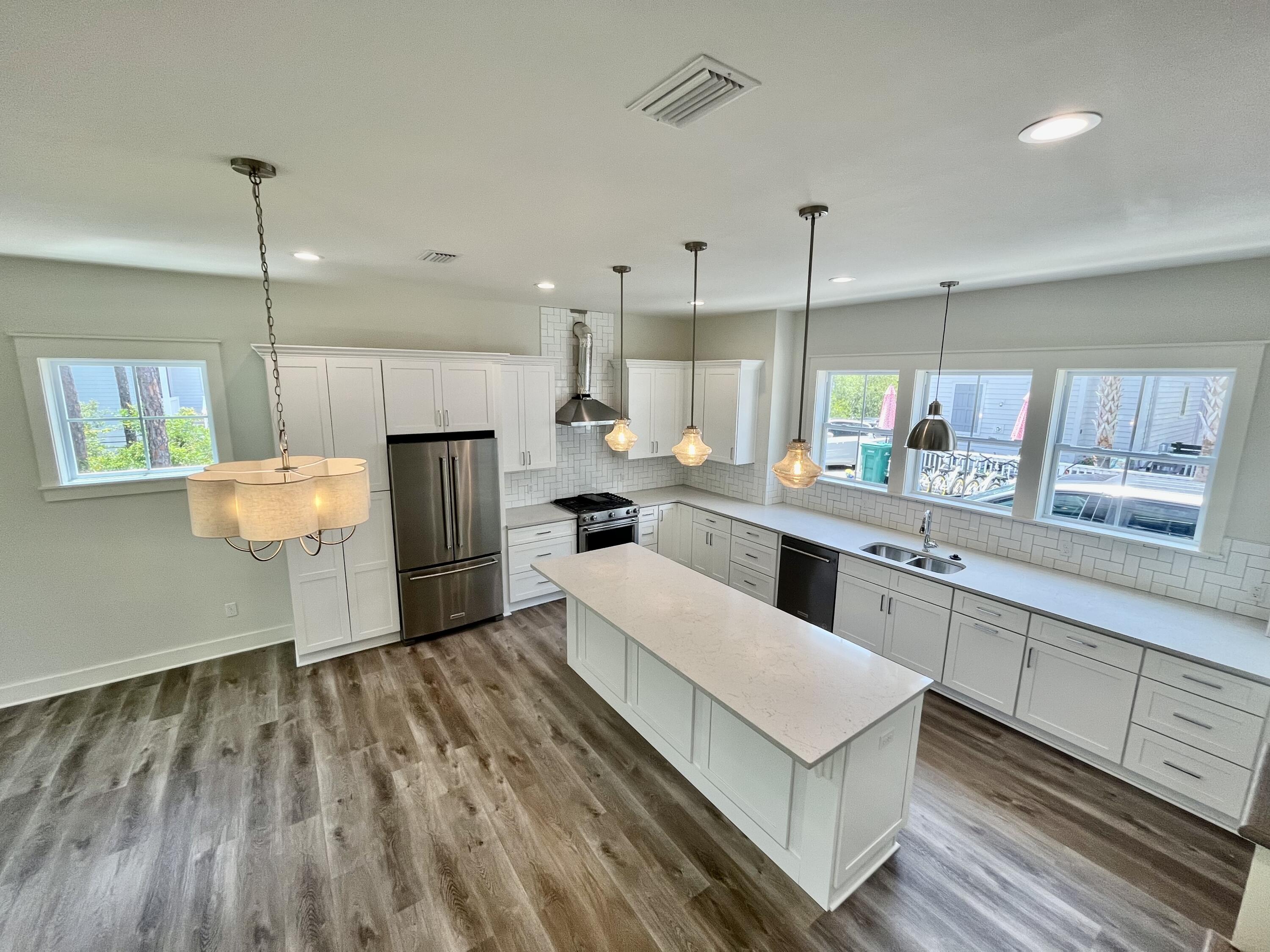 TREETOP VILLAGE - Residential