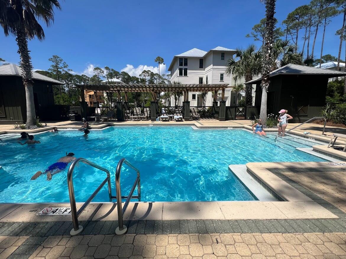 TREETOP VILLAGE - Residential