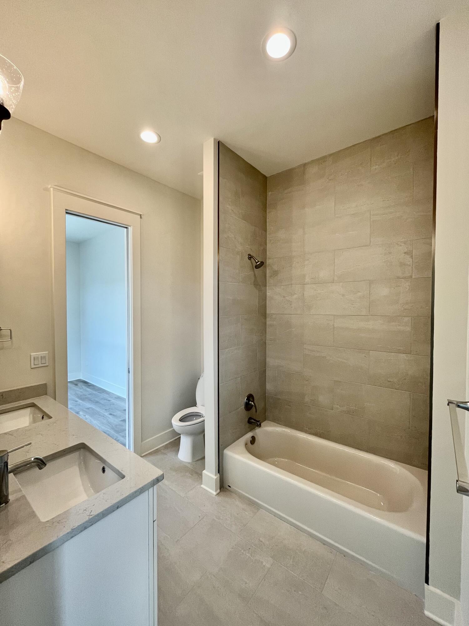 TREETOP VILLAGE - Residential