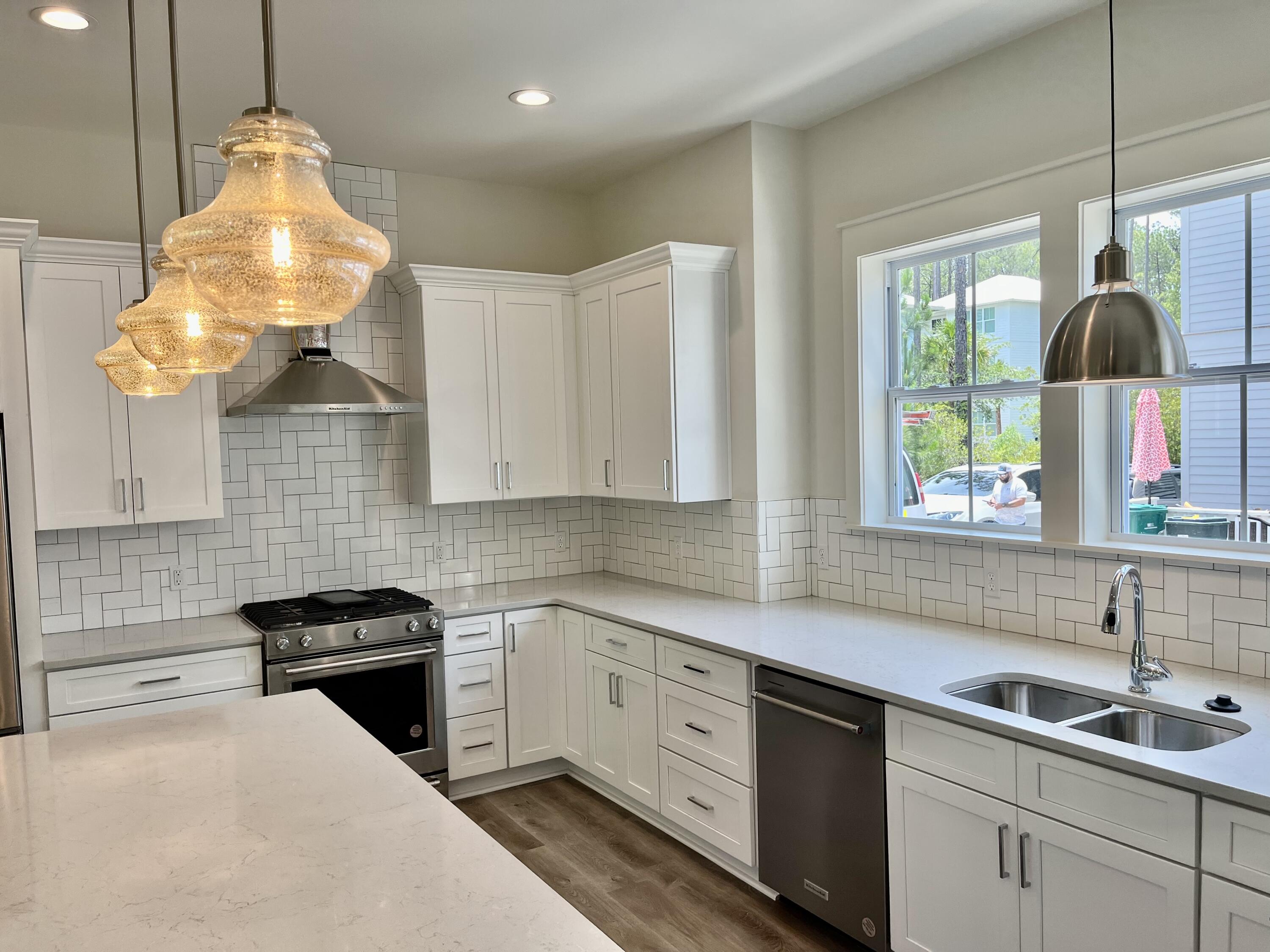 TREETOP VILLAGE - Residential