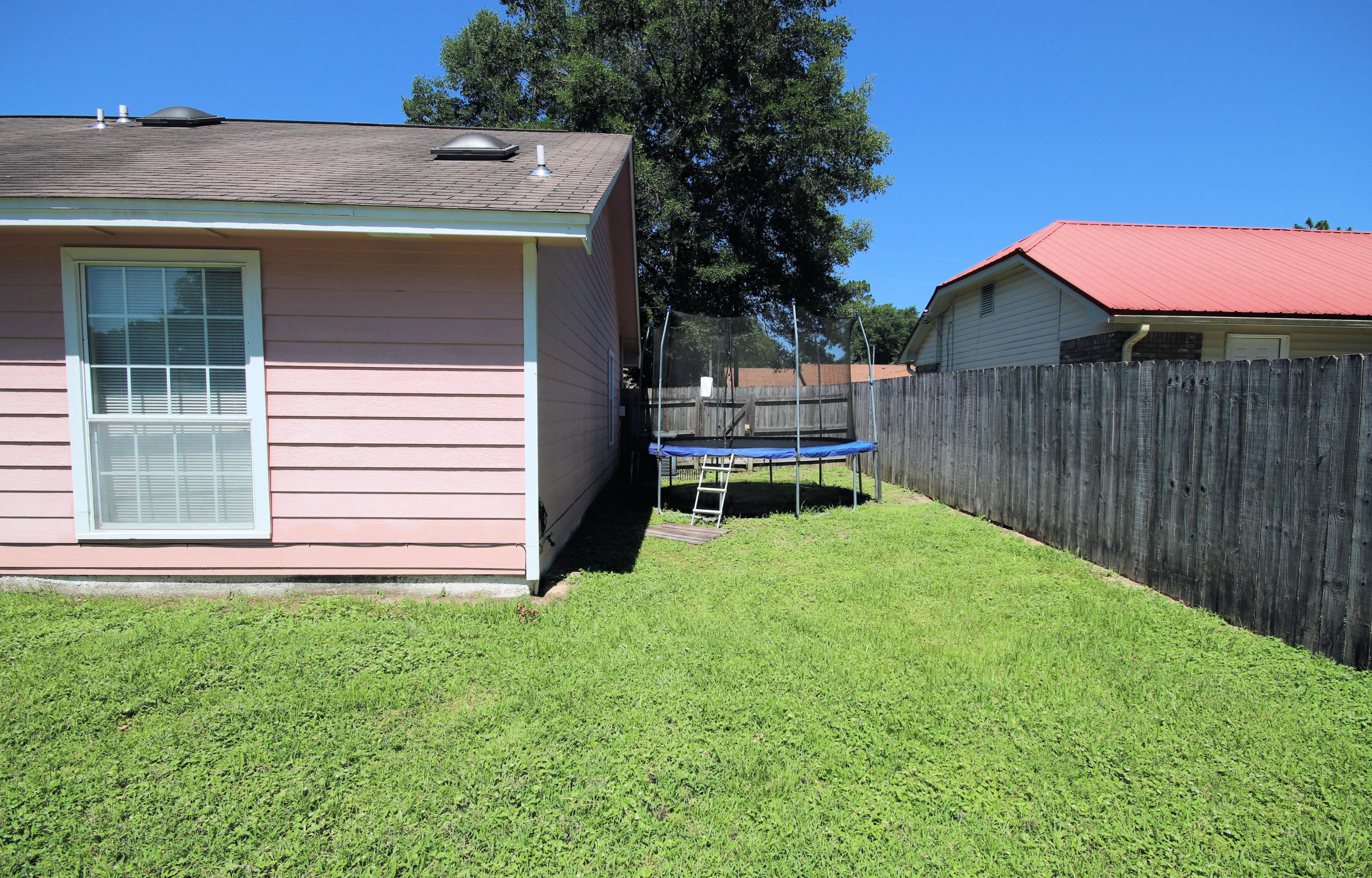 HOLLYROD PARK - Residential