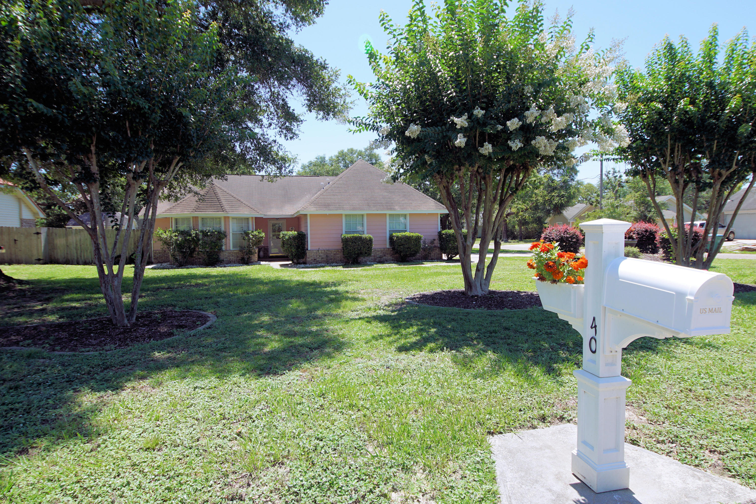 HOLLYROD PARK - Residential