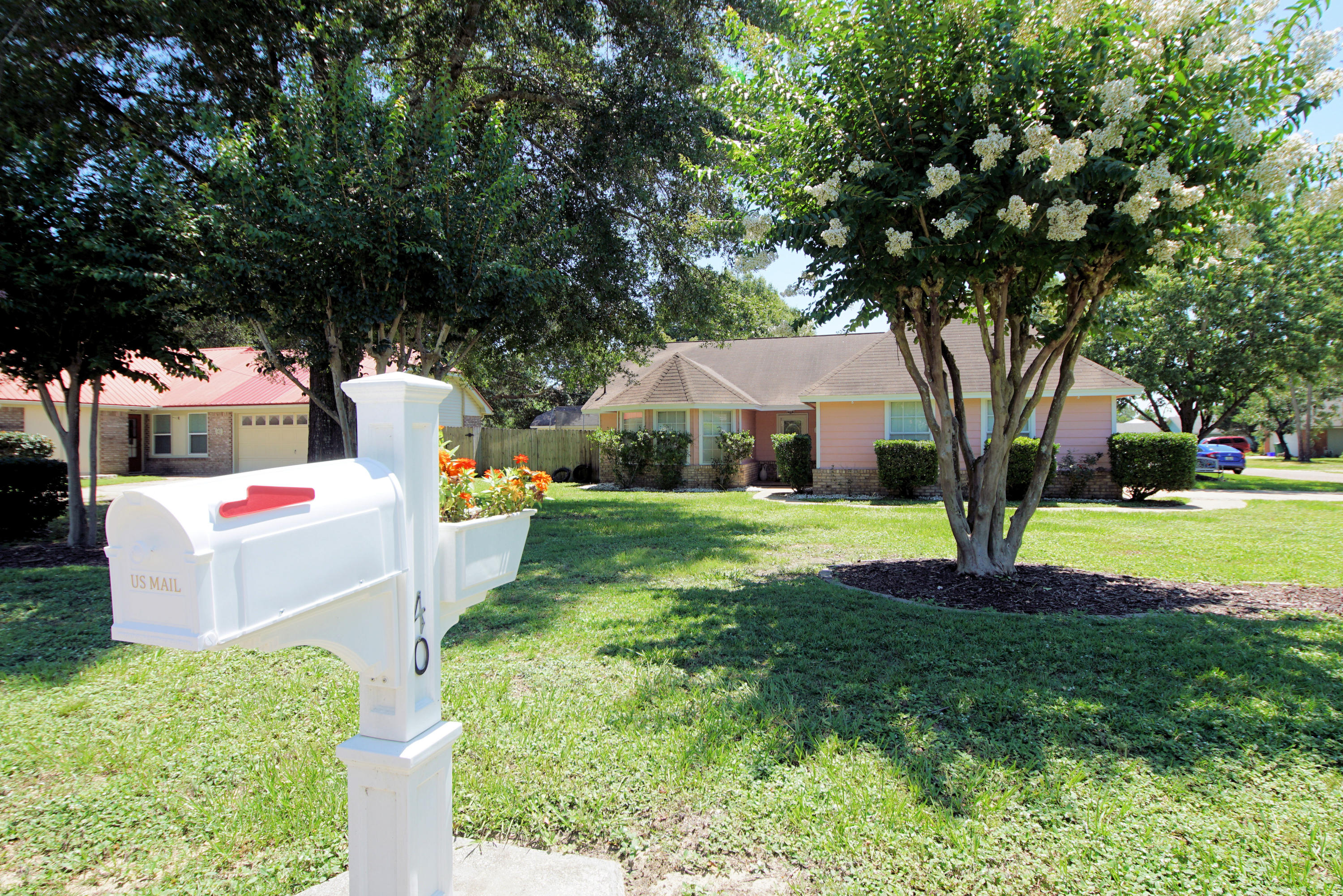 HOLLYROD PARK - Residential