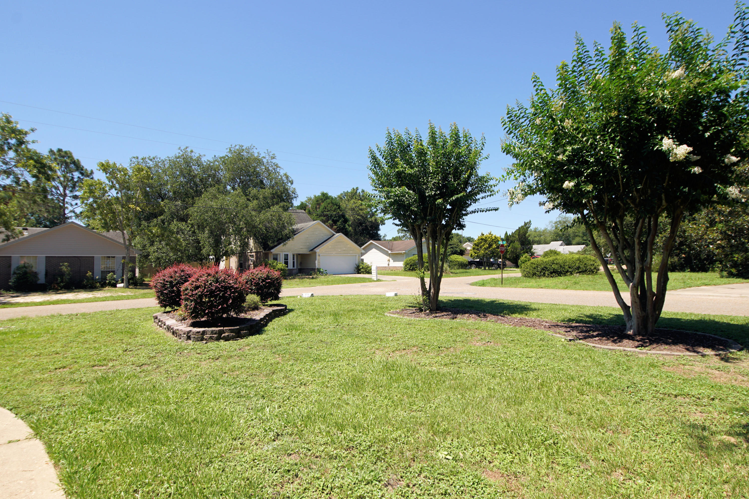 HOLLYROD PARK - Residential