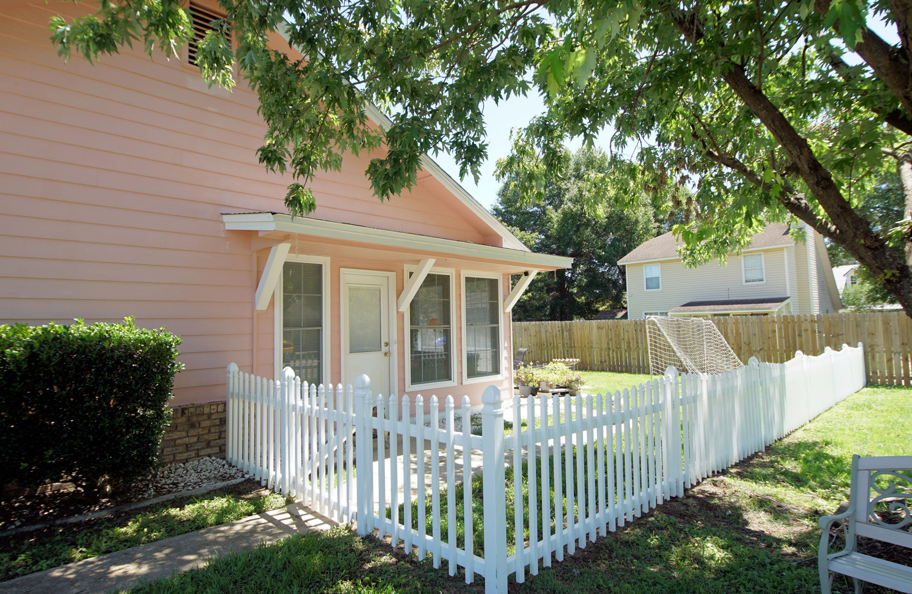 HOLLYROD PARK - Residential