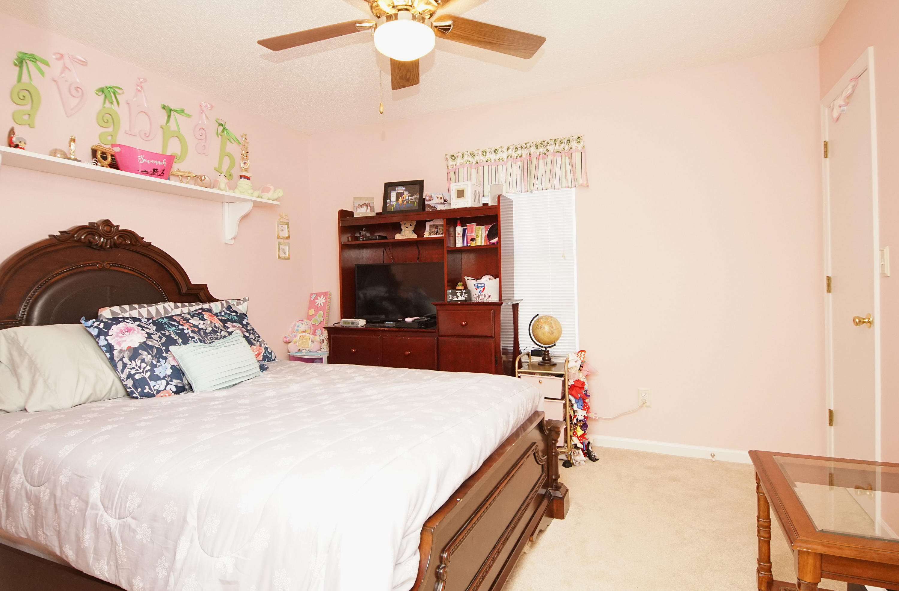 HOLLYROD PARK - Residential