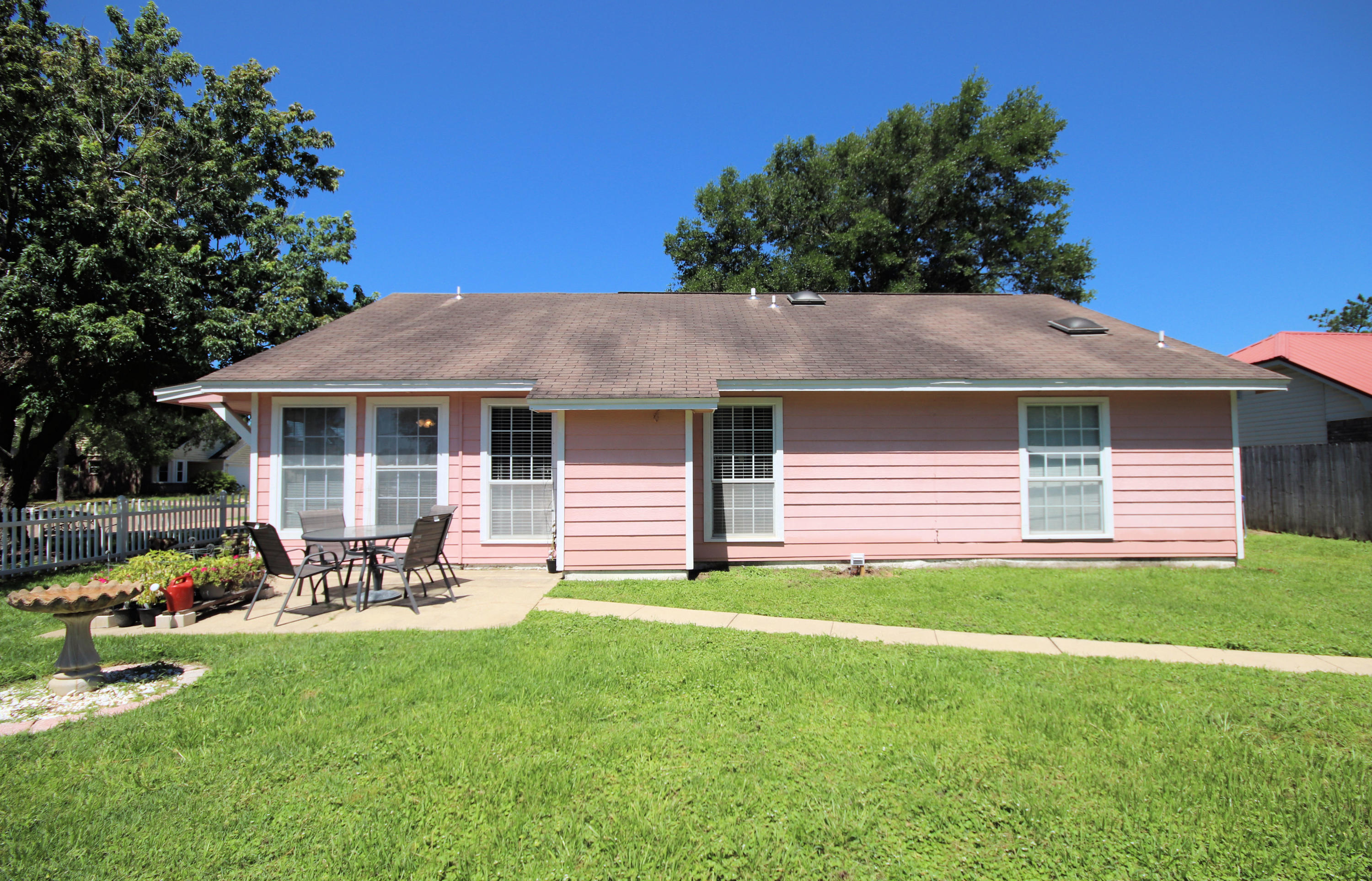 HOLLYROD PARK - Residential