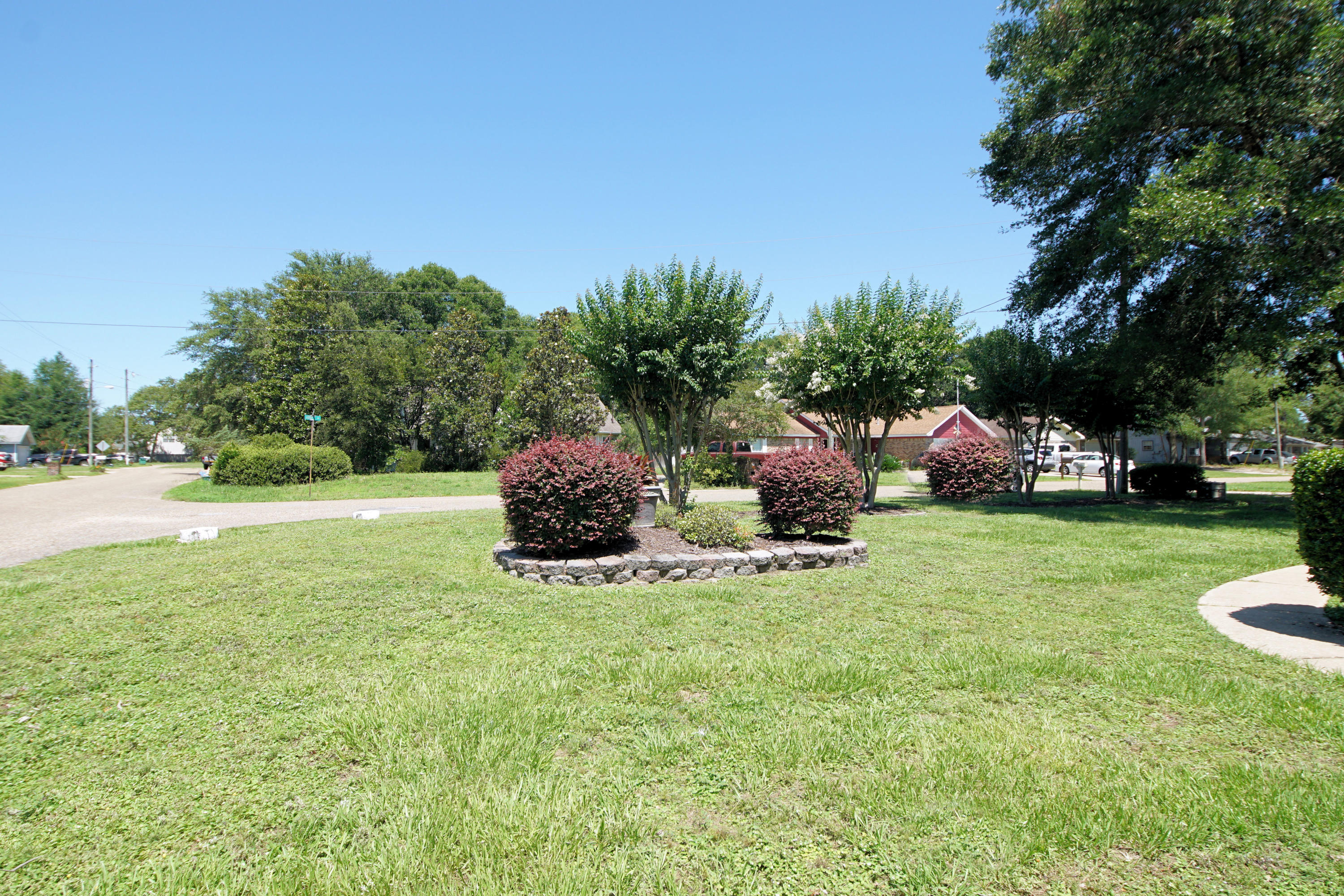 HOLLYROD PARK - Residential